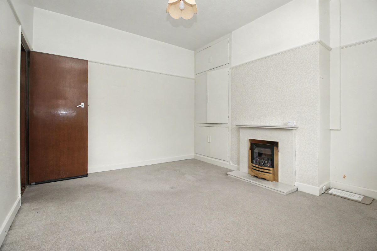 42 Lowerhouses Lane, Huddersfield, HD5 8JW