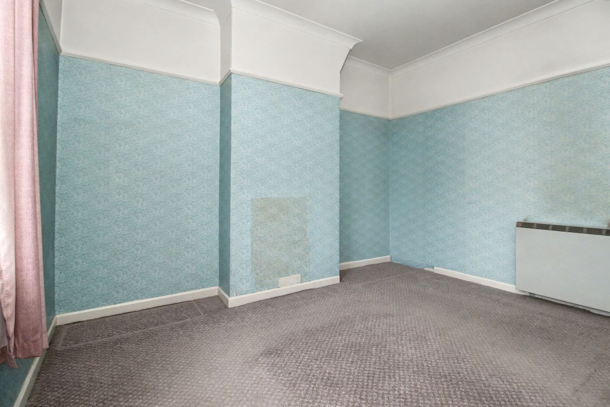 42 Lowerhouses Lane, Huddersfield, HD5 8JW