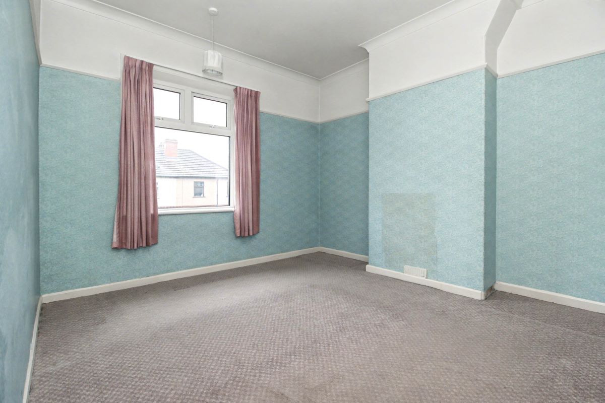 42 Lowerhouses Lane, Huddersfield, HD5 8JW