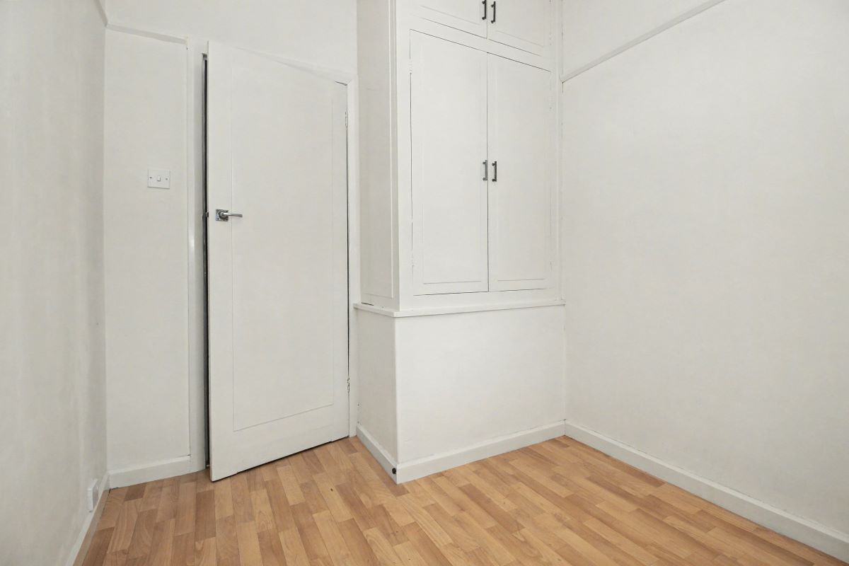 42 Lowerhouses Lane, Huddersfield, HD5 8JW