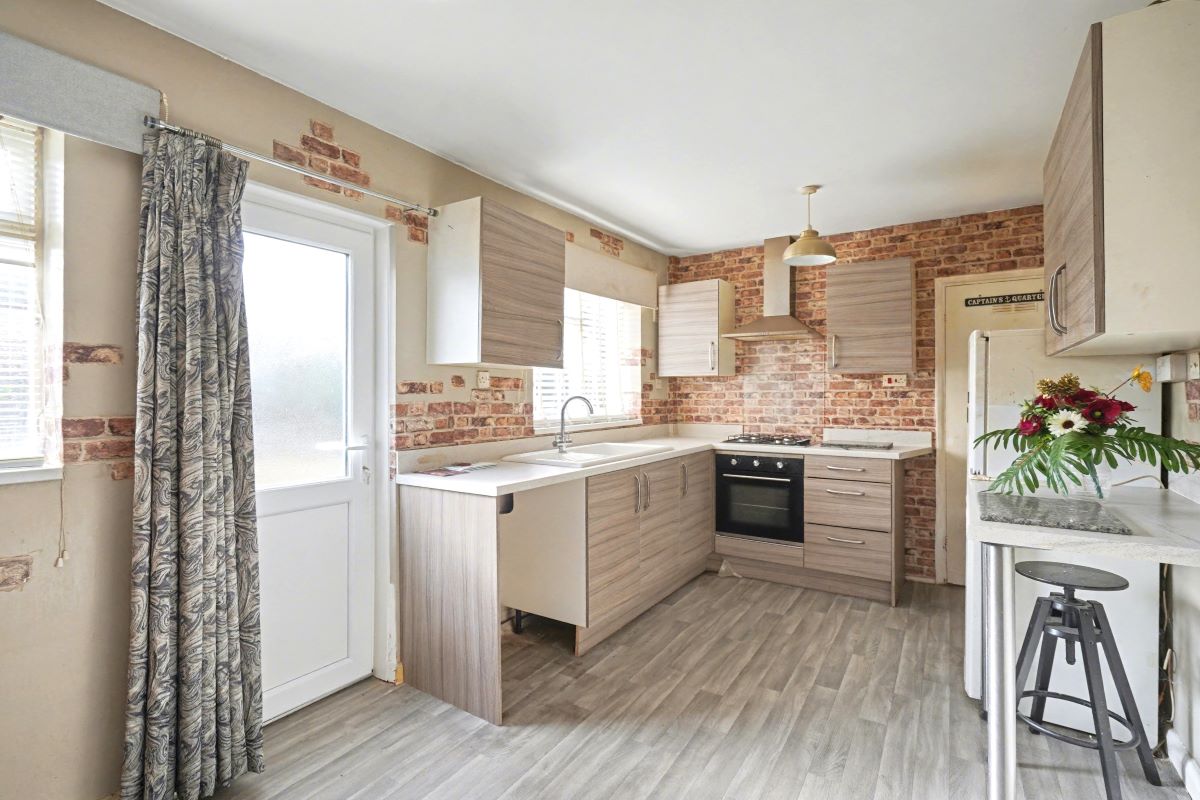 33 Whitwell Road, Nottingham, NG8 6JR