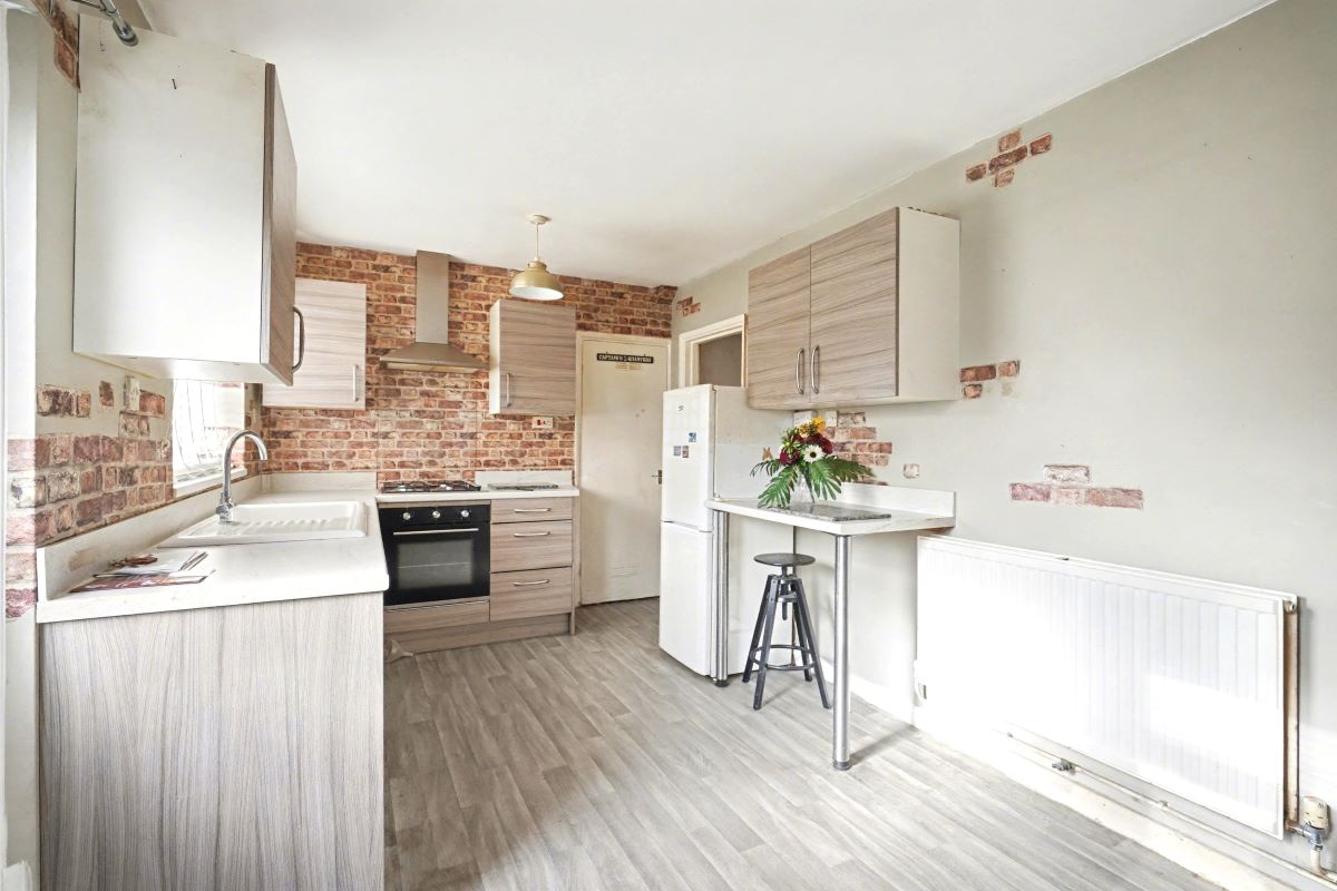 33 Whitwell Road, Nottingham, NG8 6JR