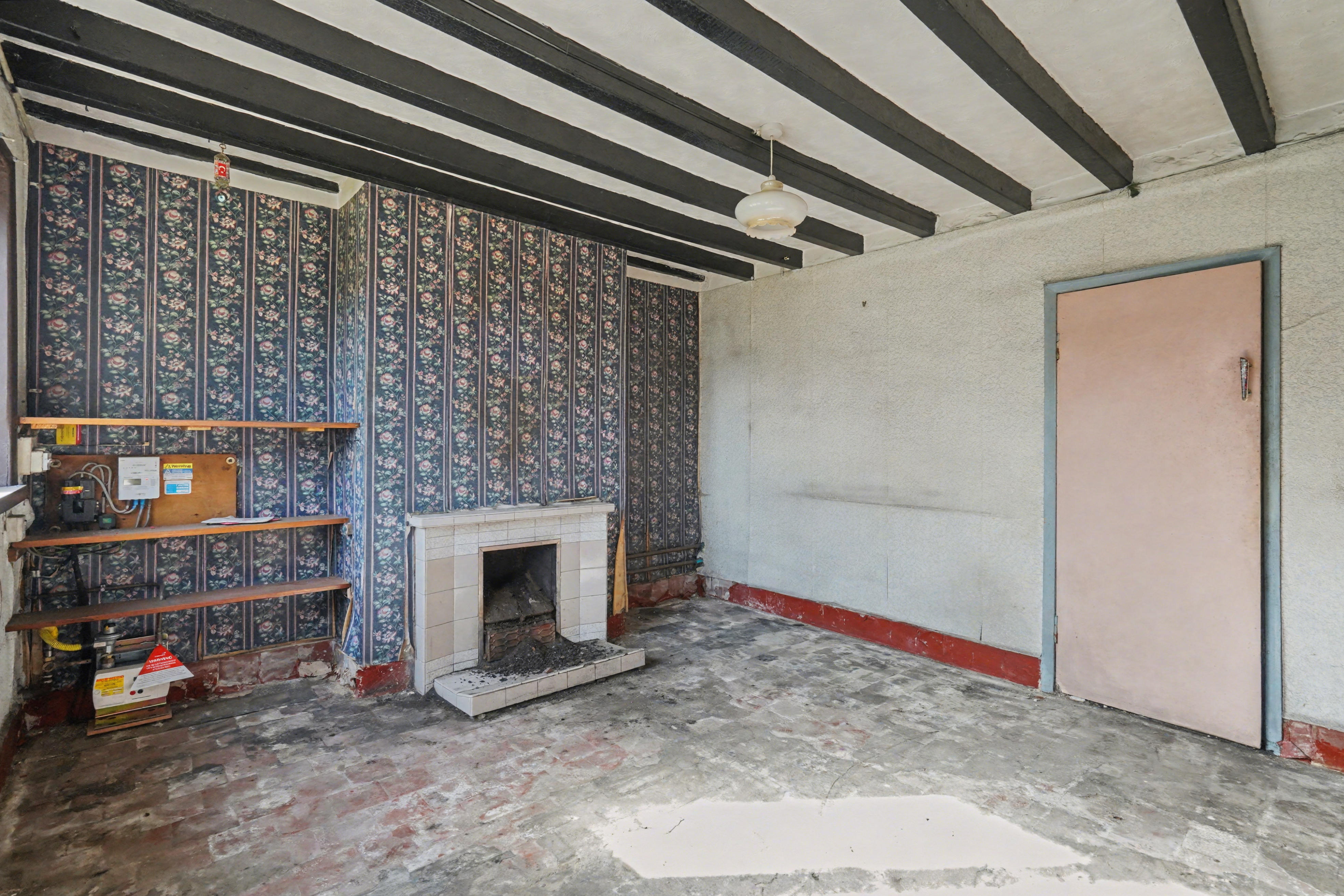 Image 4 of 19