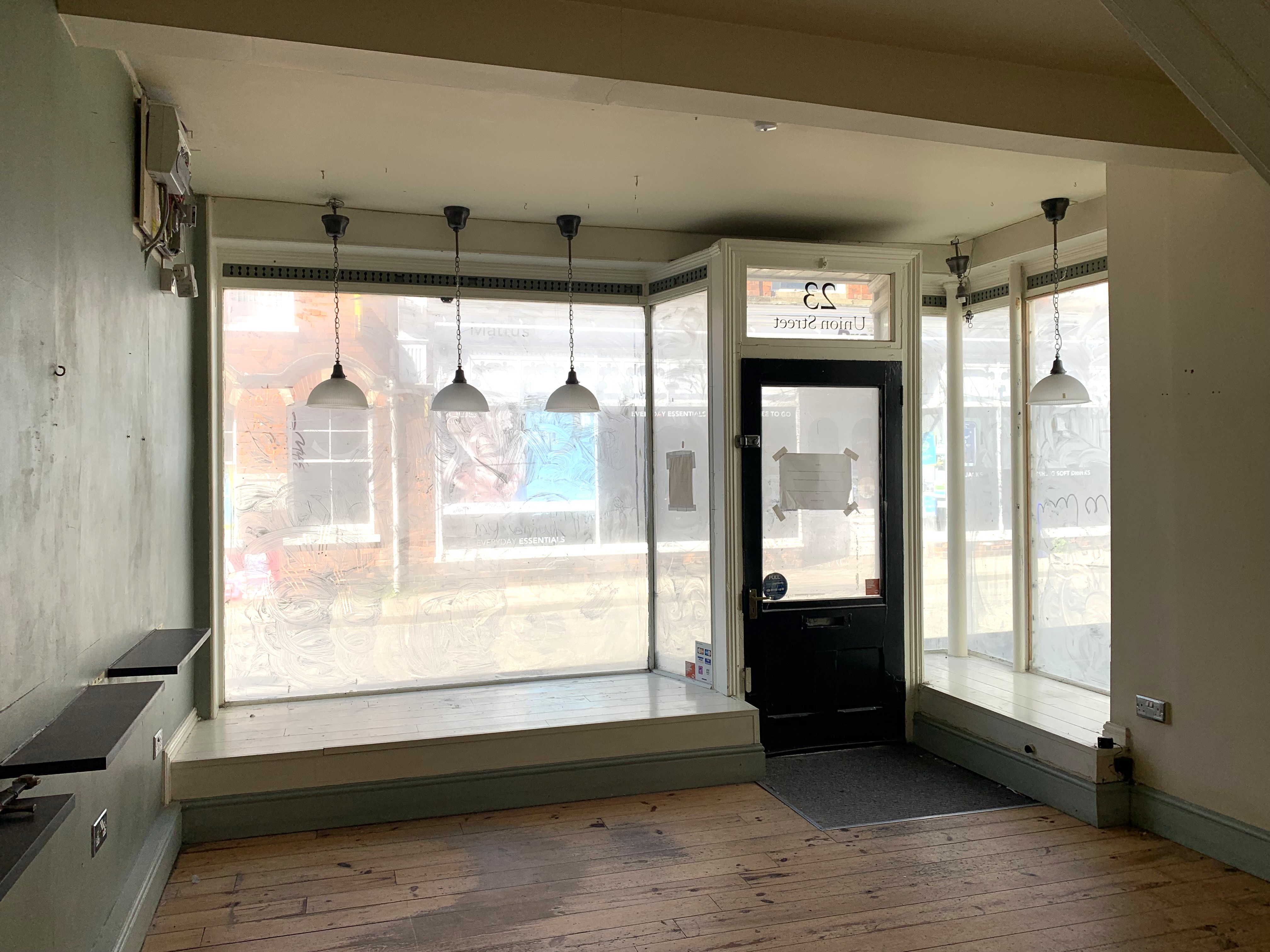 Image 2 of 8
