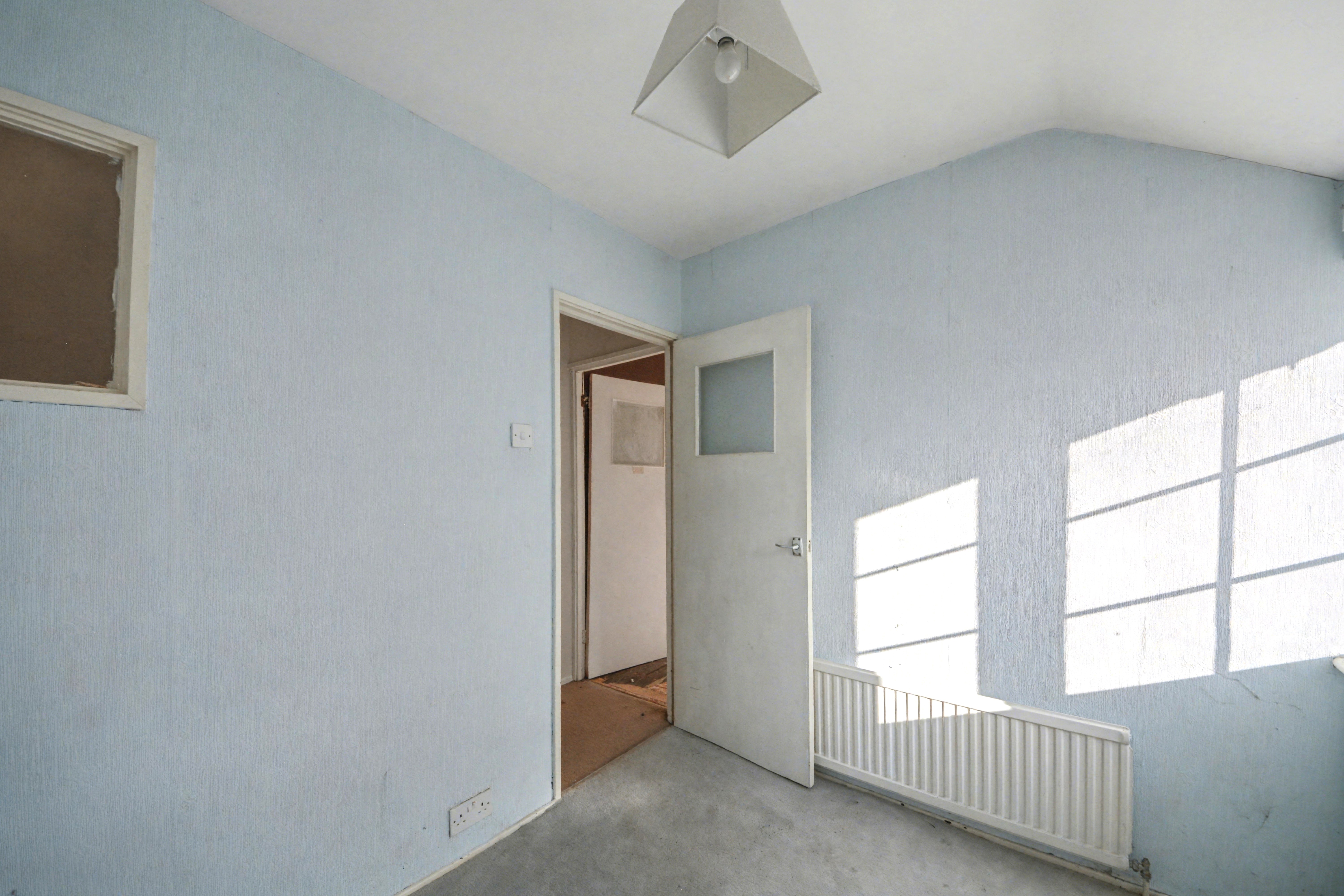 Image 11 of 16