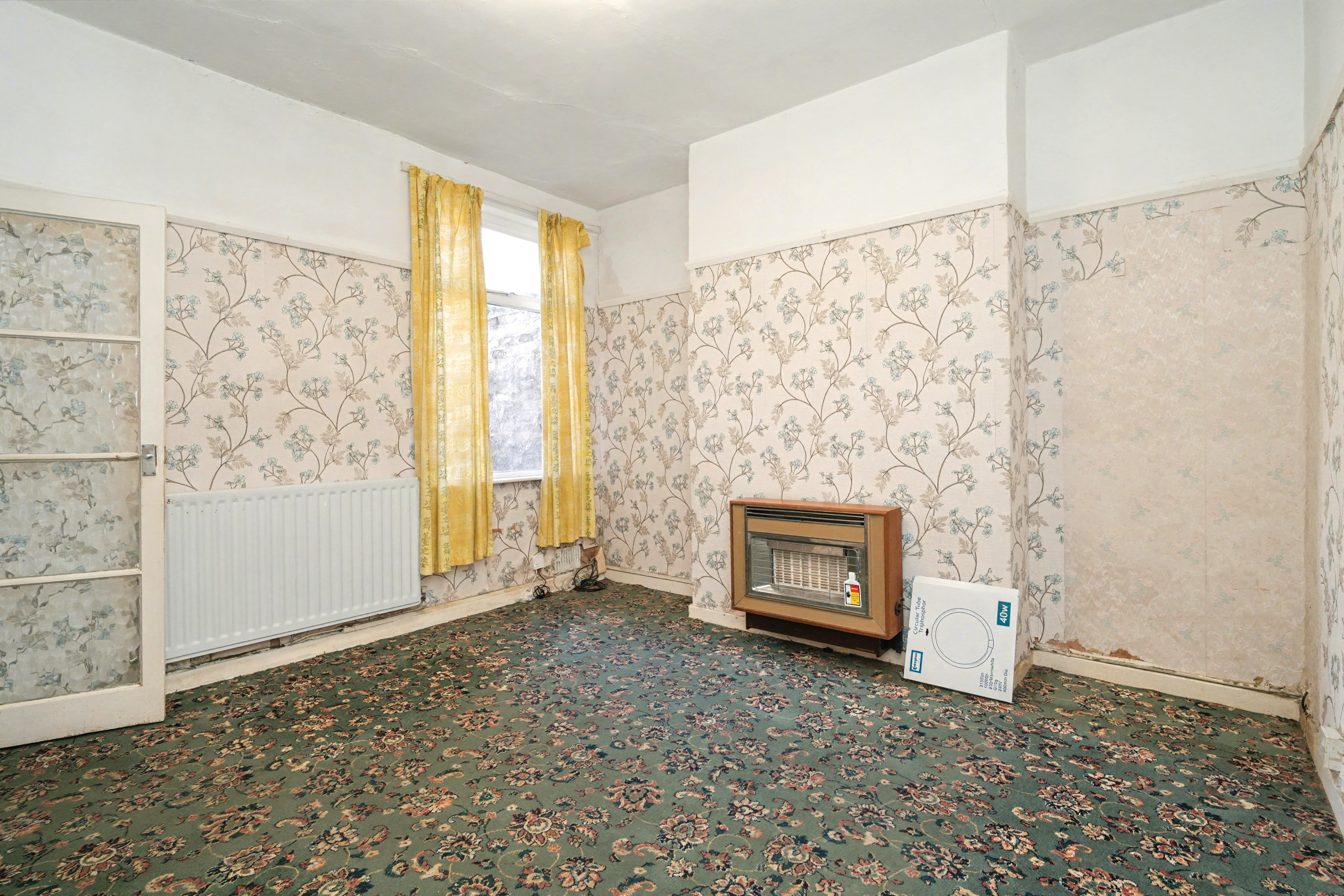 Image 4 of 19