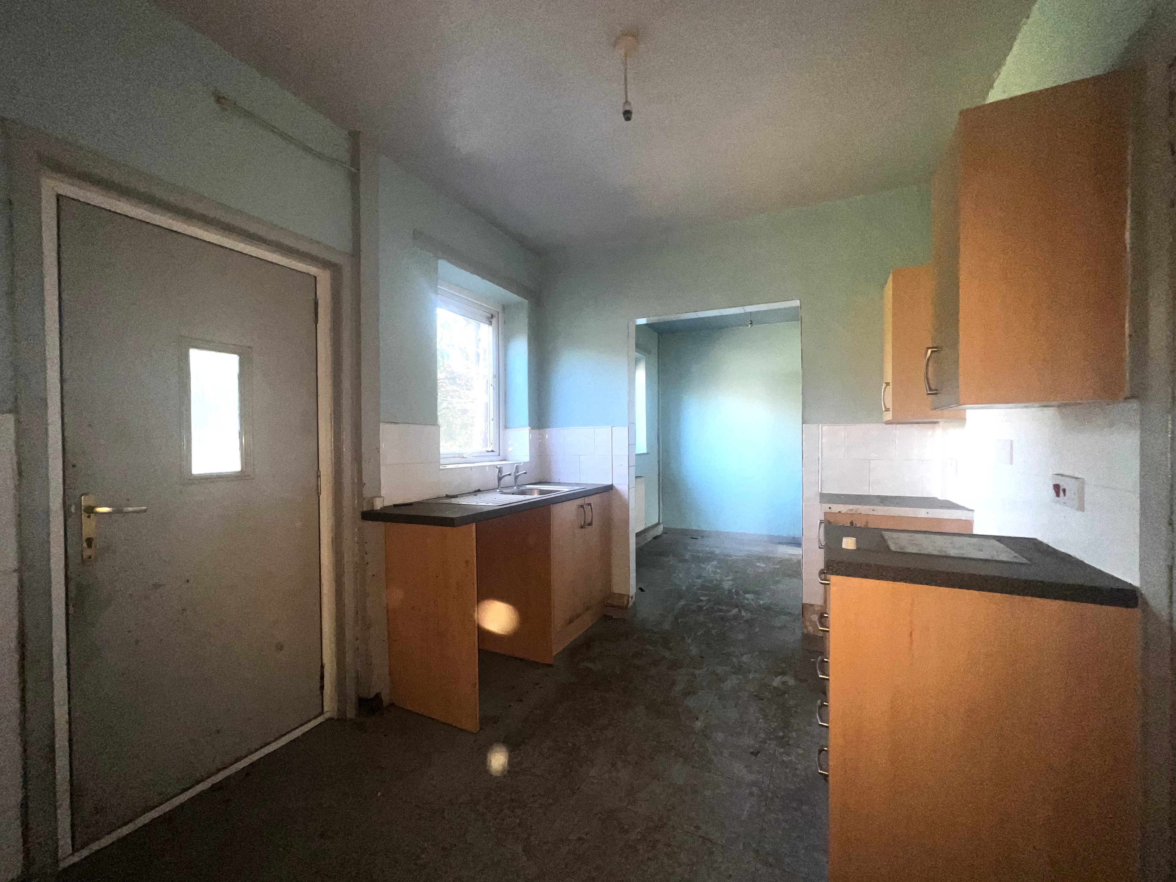Image 4 of 14