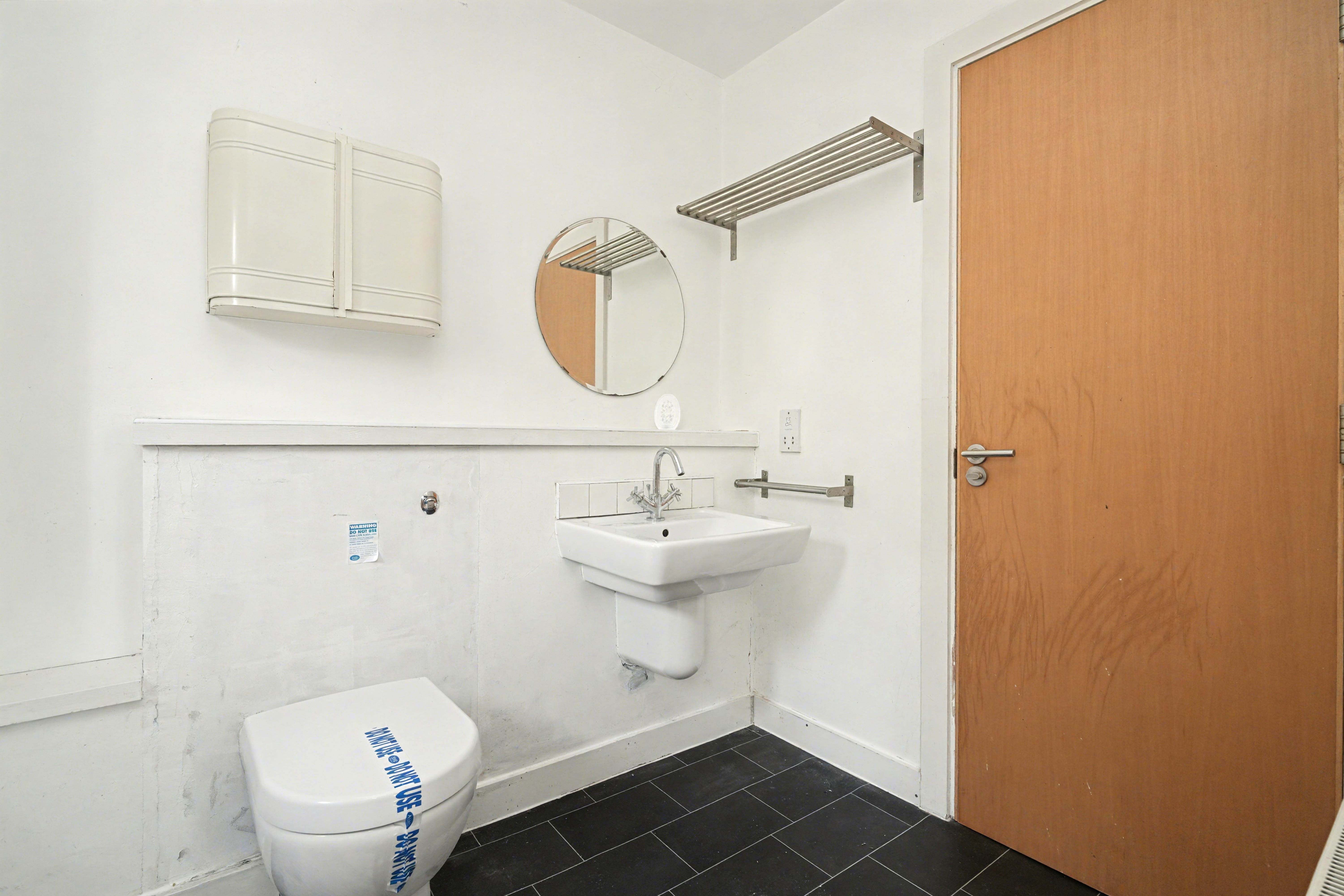 Image 15 of 19