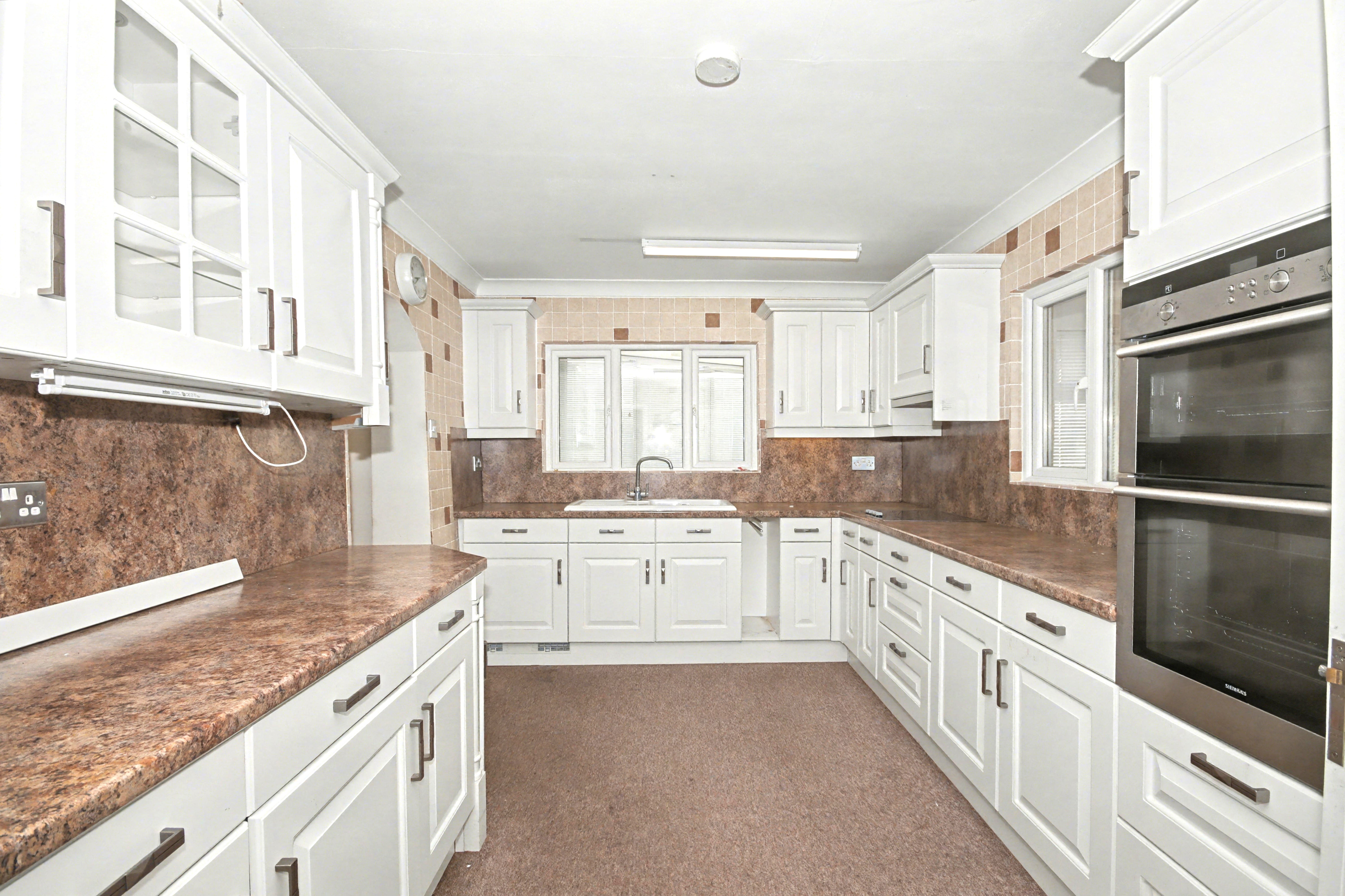 Image 8 of 28
