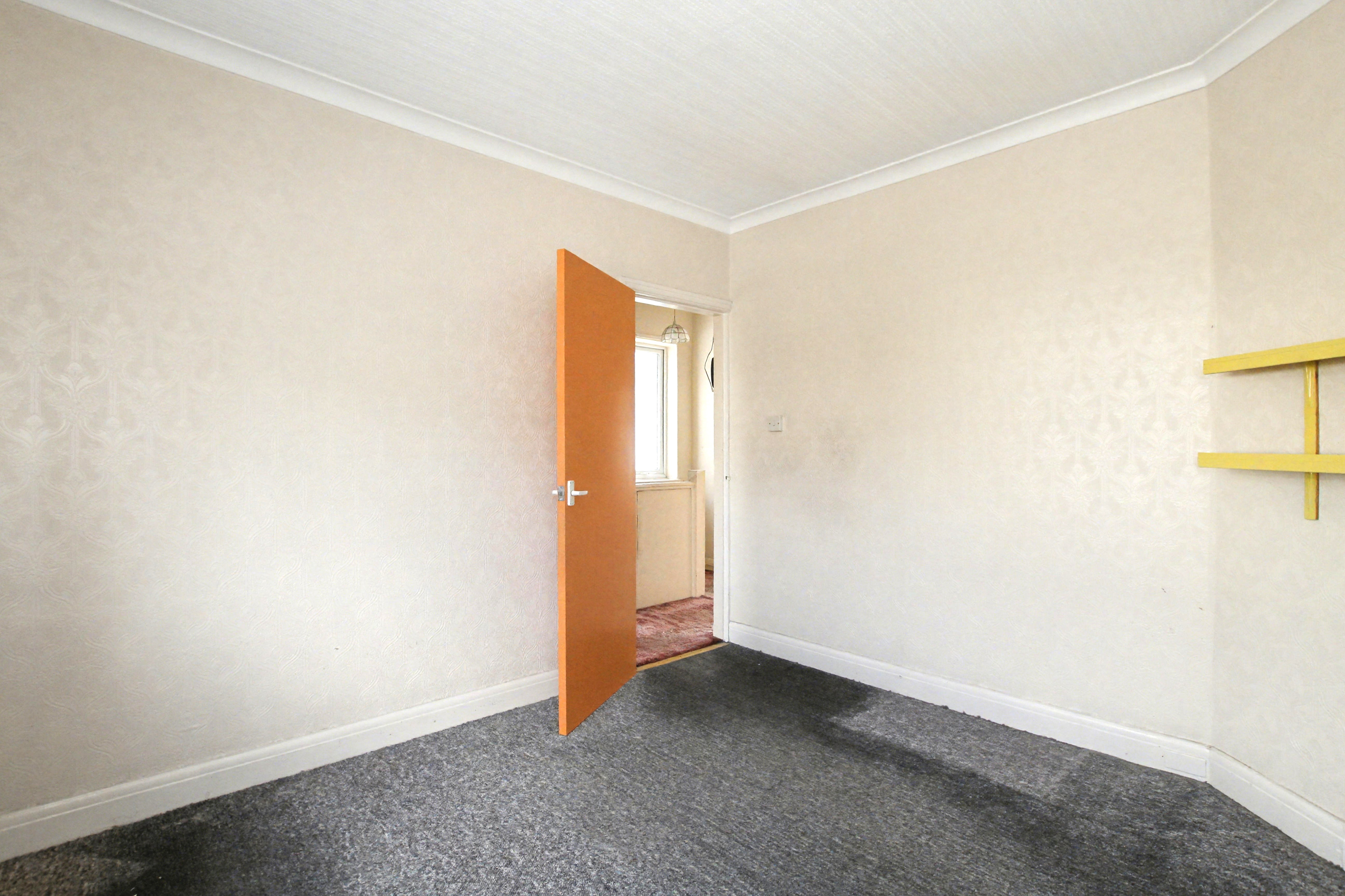 Image 10 of 18