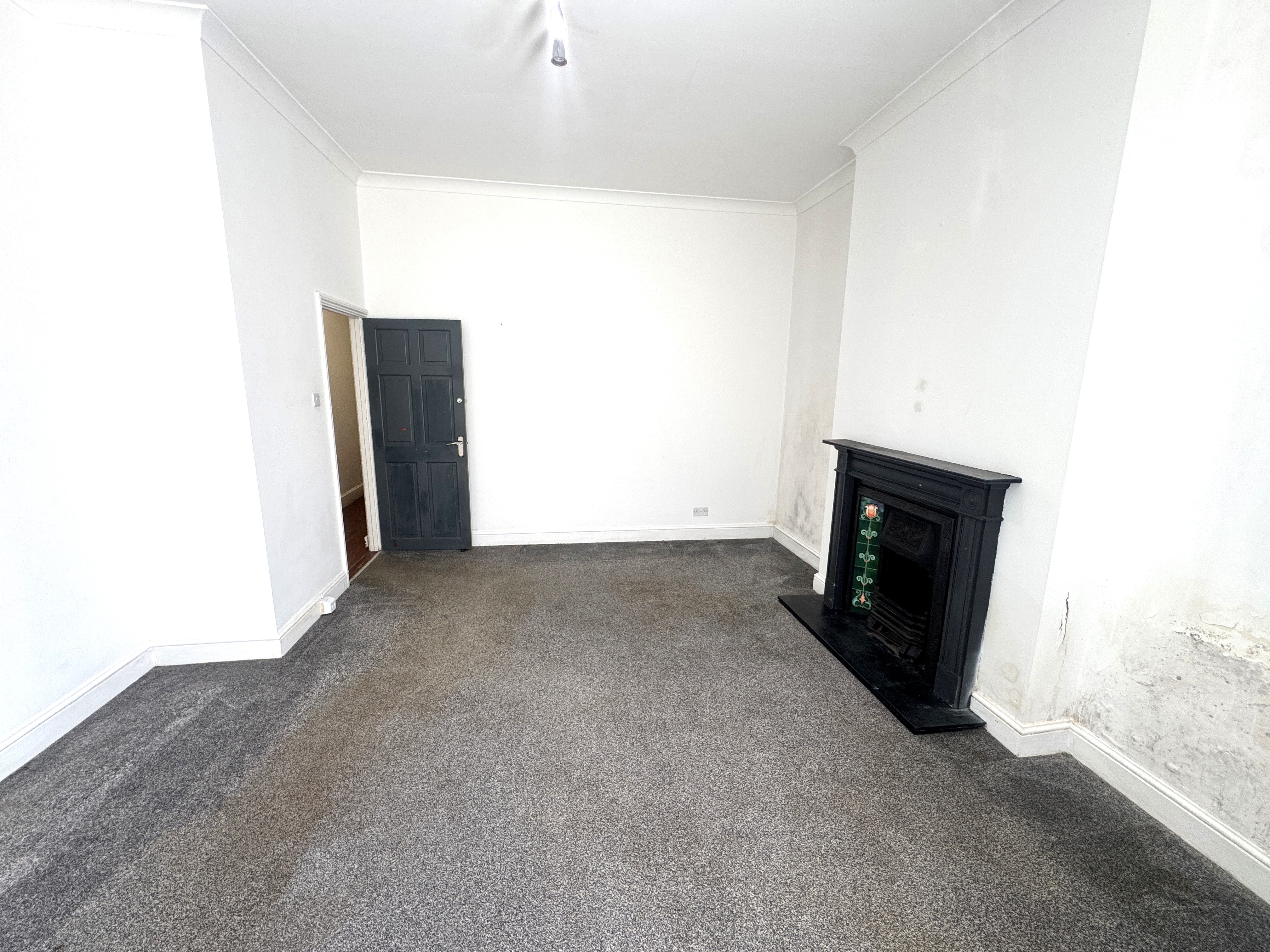 Image 3 of 39