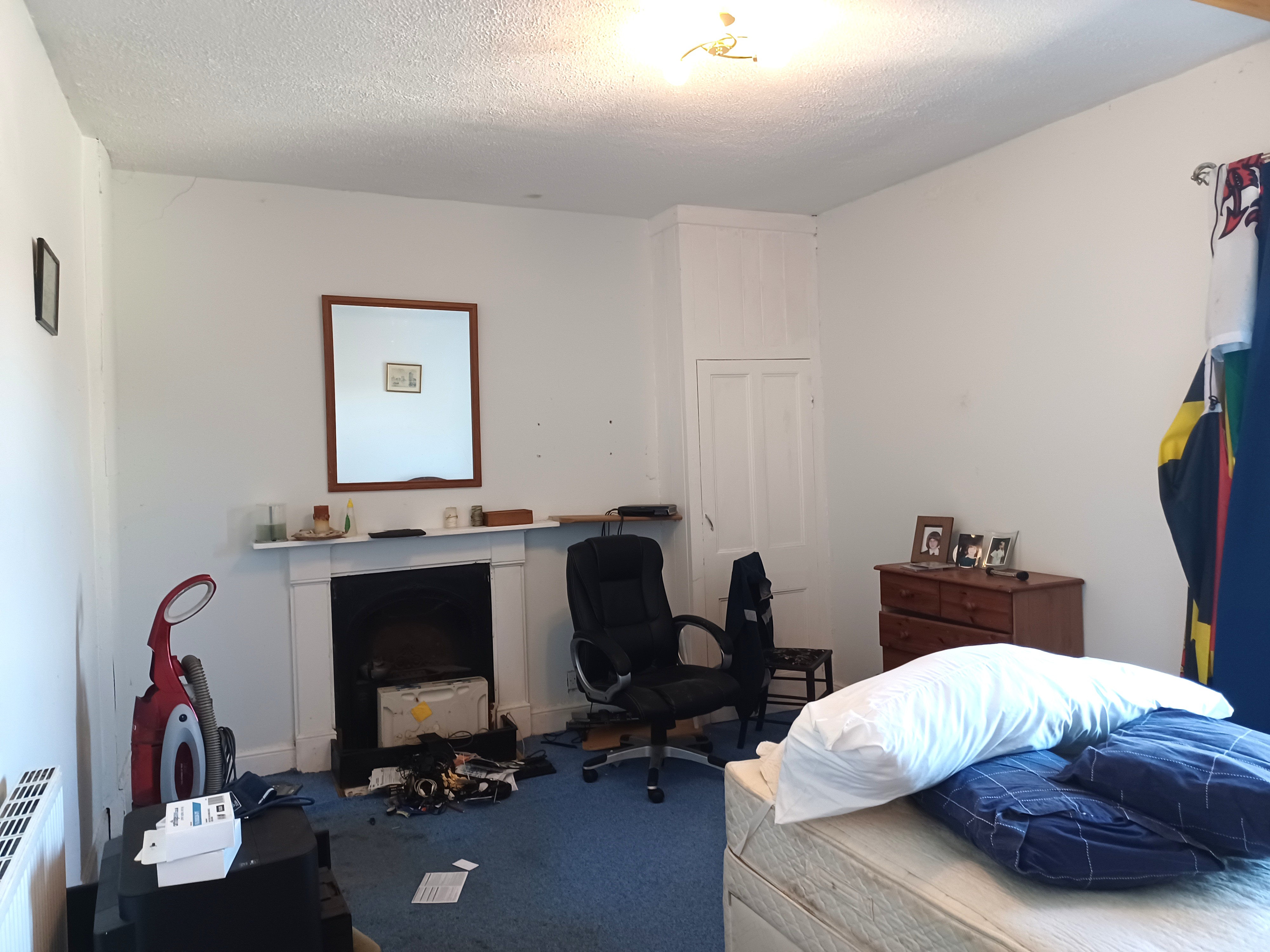 Image 3 of 7