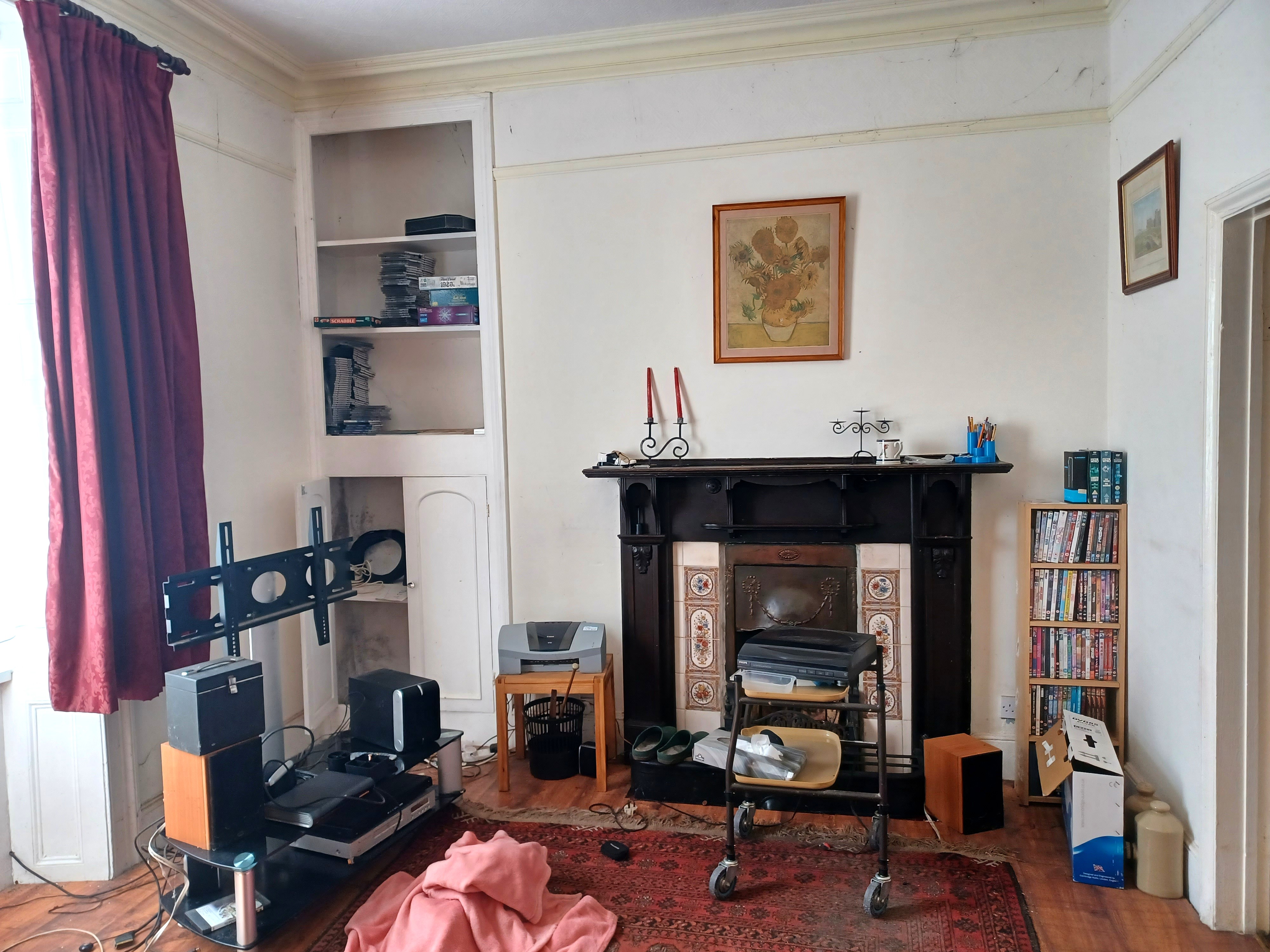 Image 2 of 7