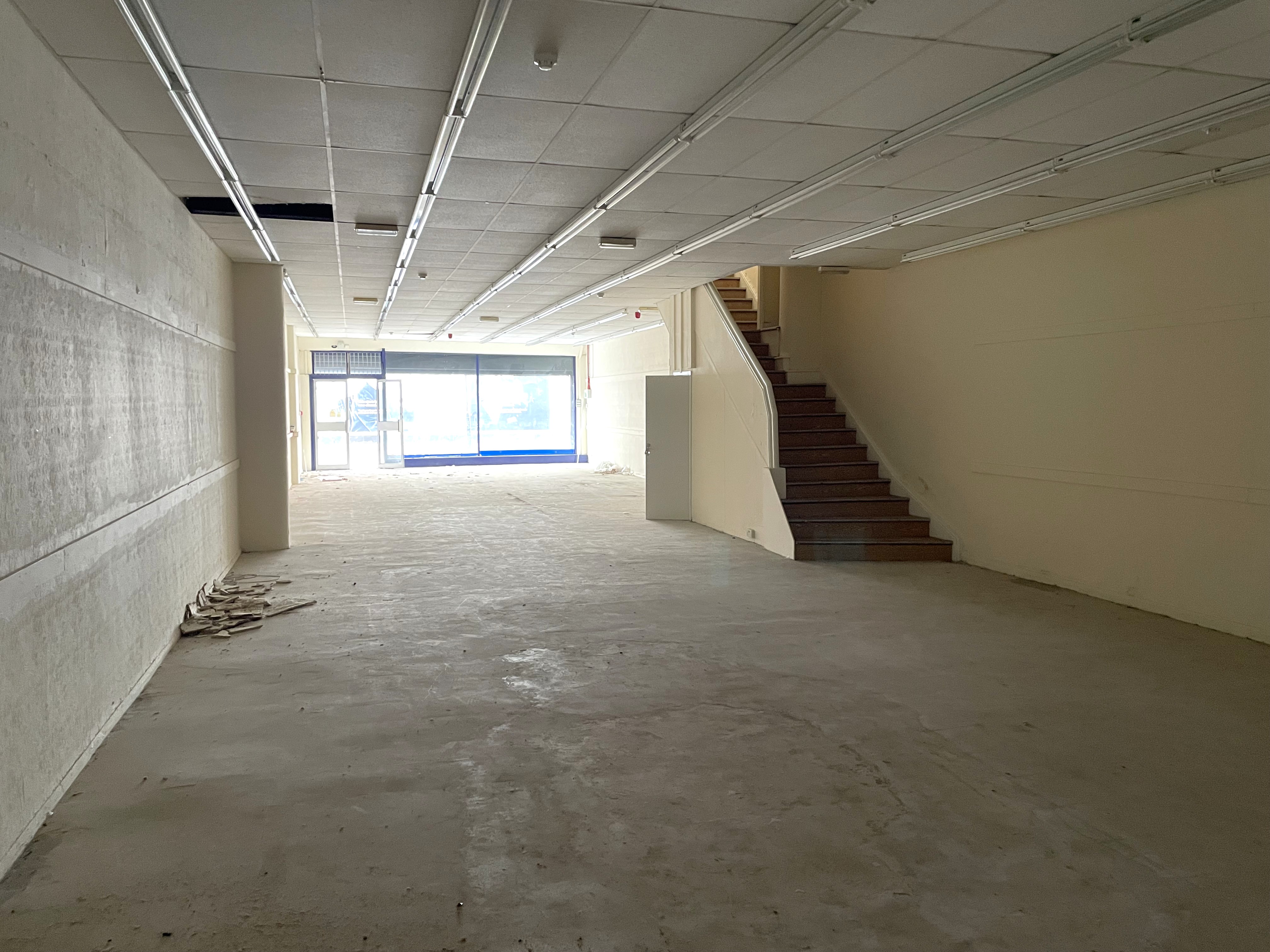 Image 2 of 7