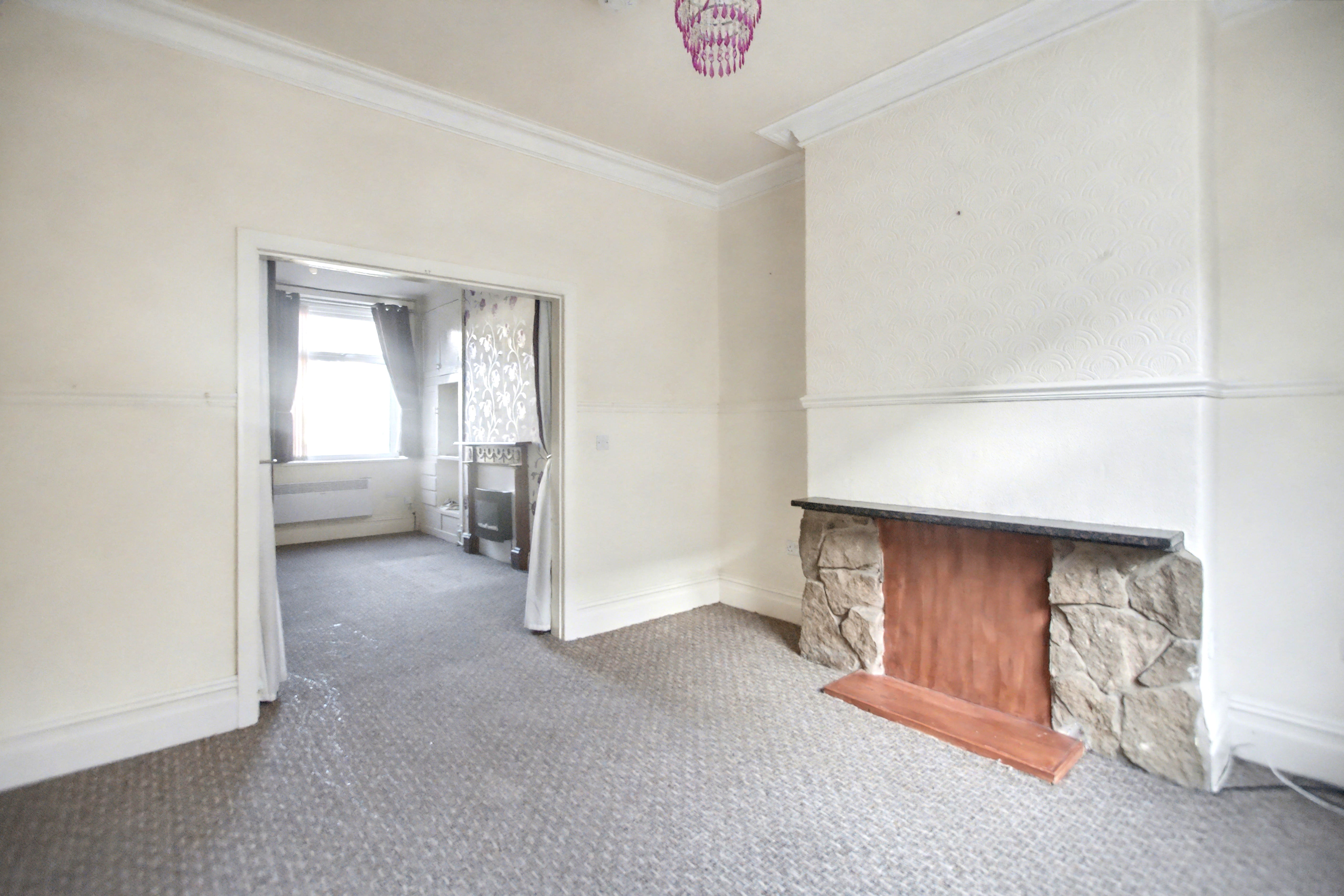 Image 4 of 19