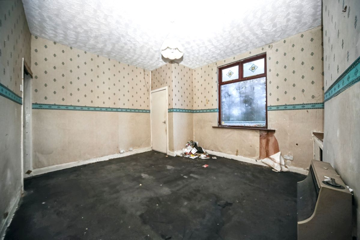 Image 2 of 11