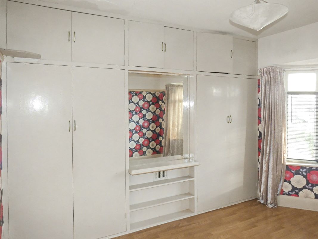 Image 11 of 19