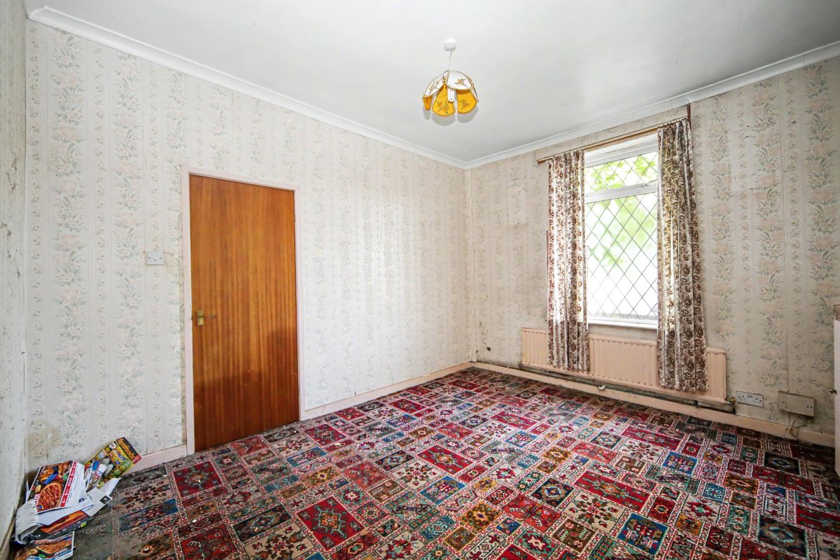 Image 2 of 21