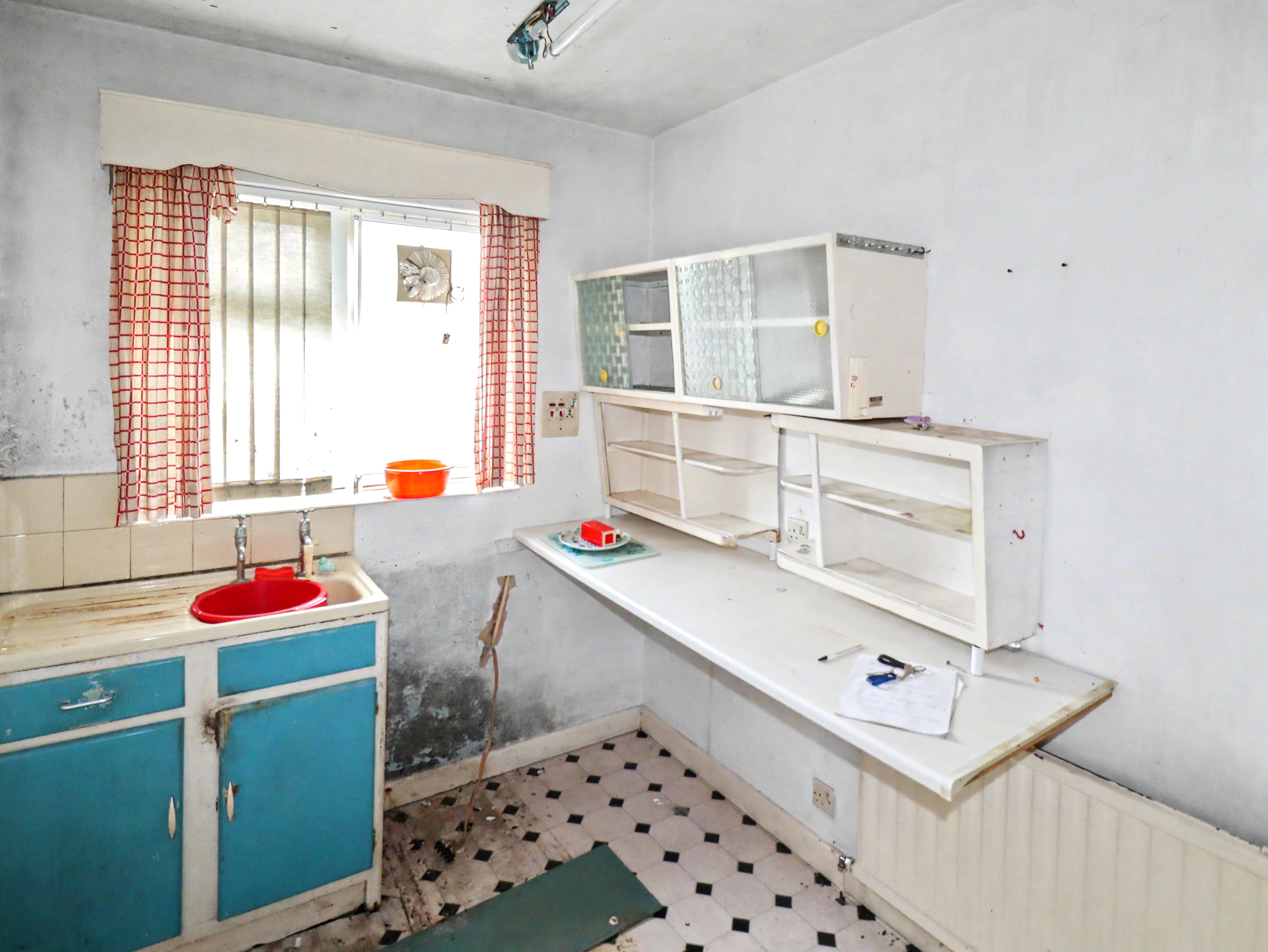 Image 4 of 17