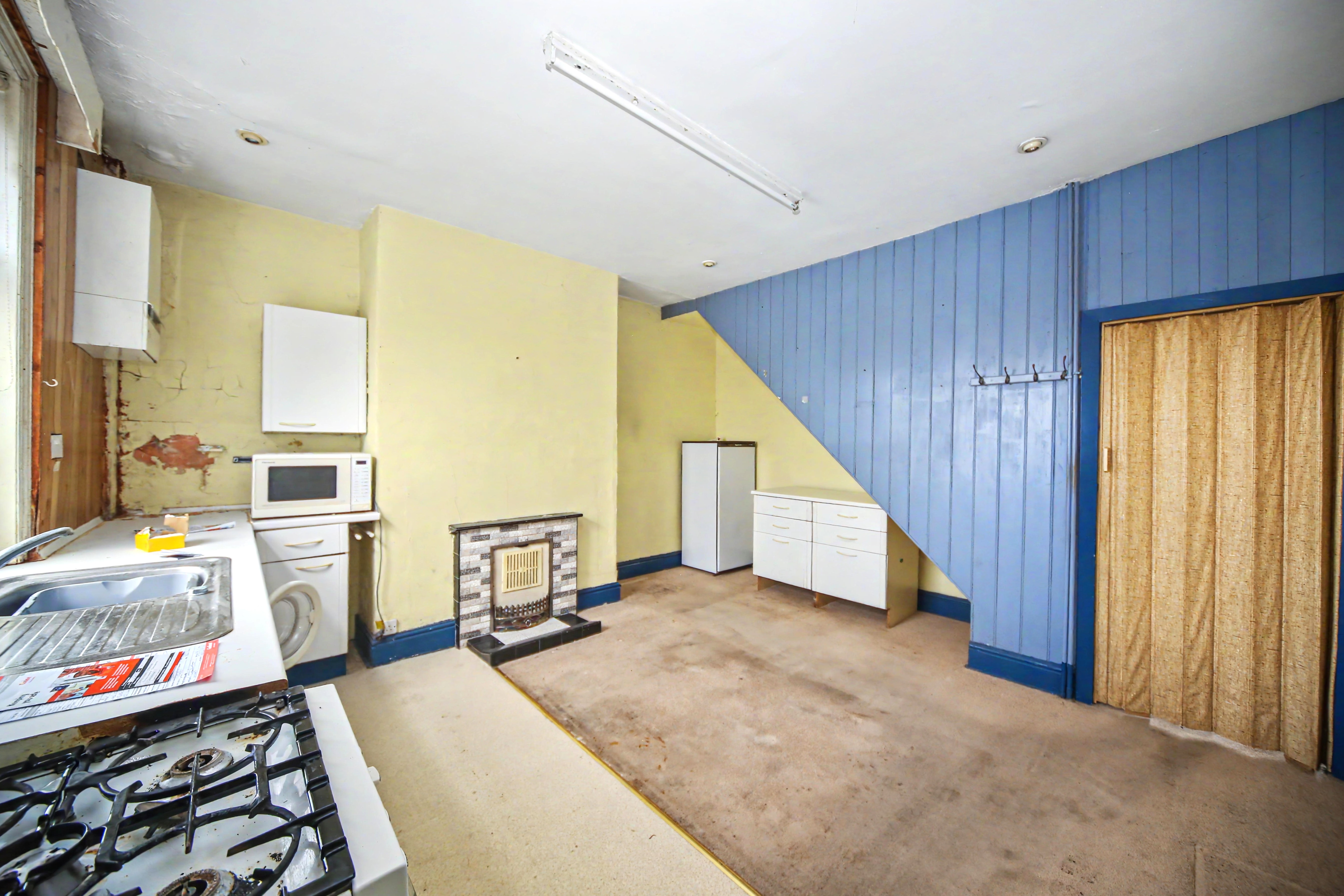 Image 7 of 18