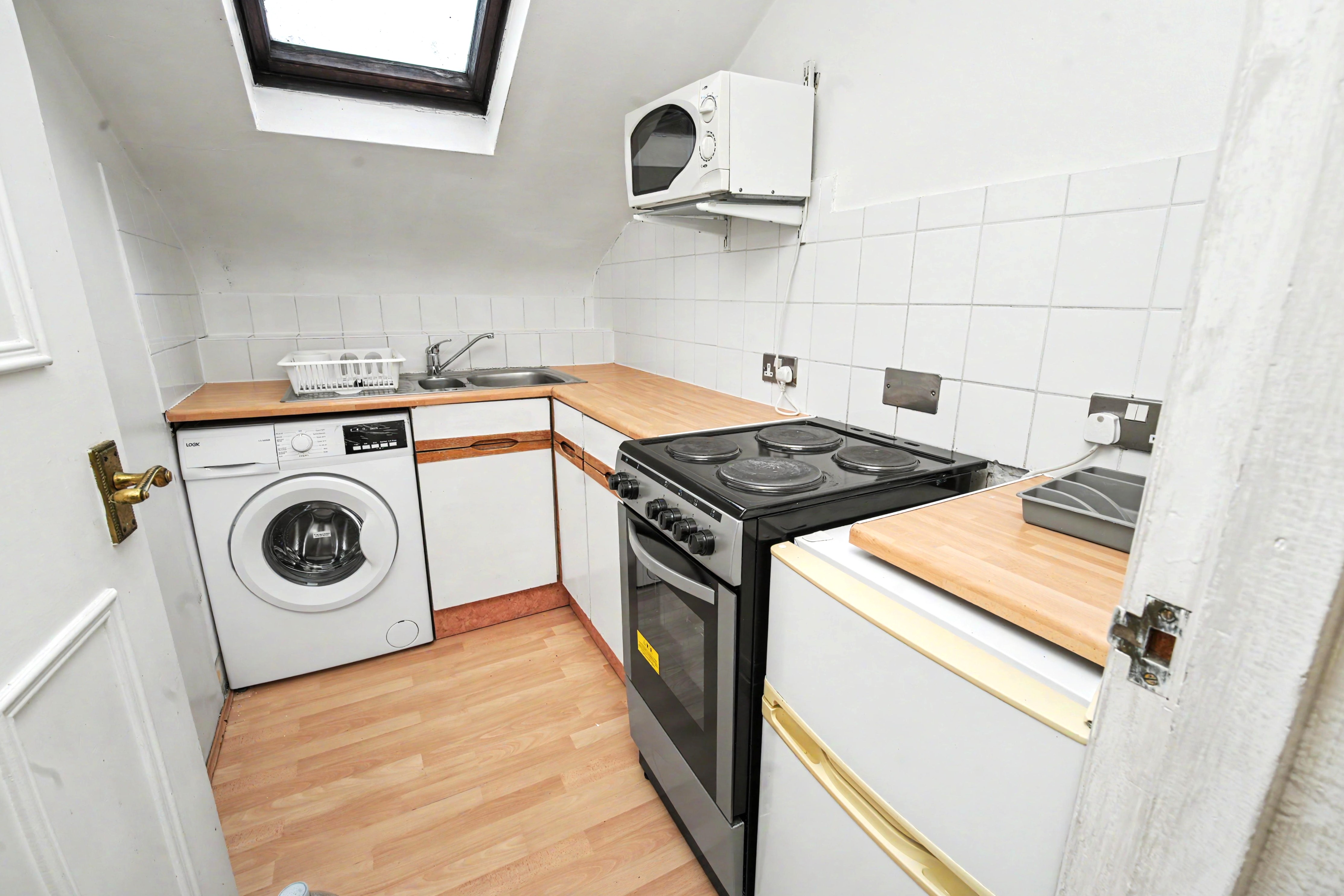 Image 4 of 9