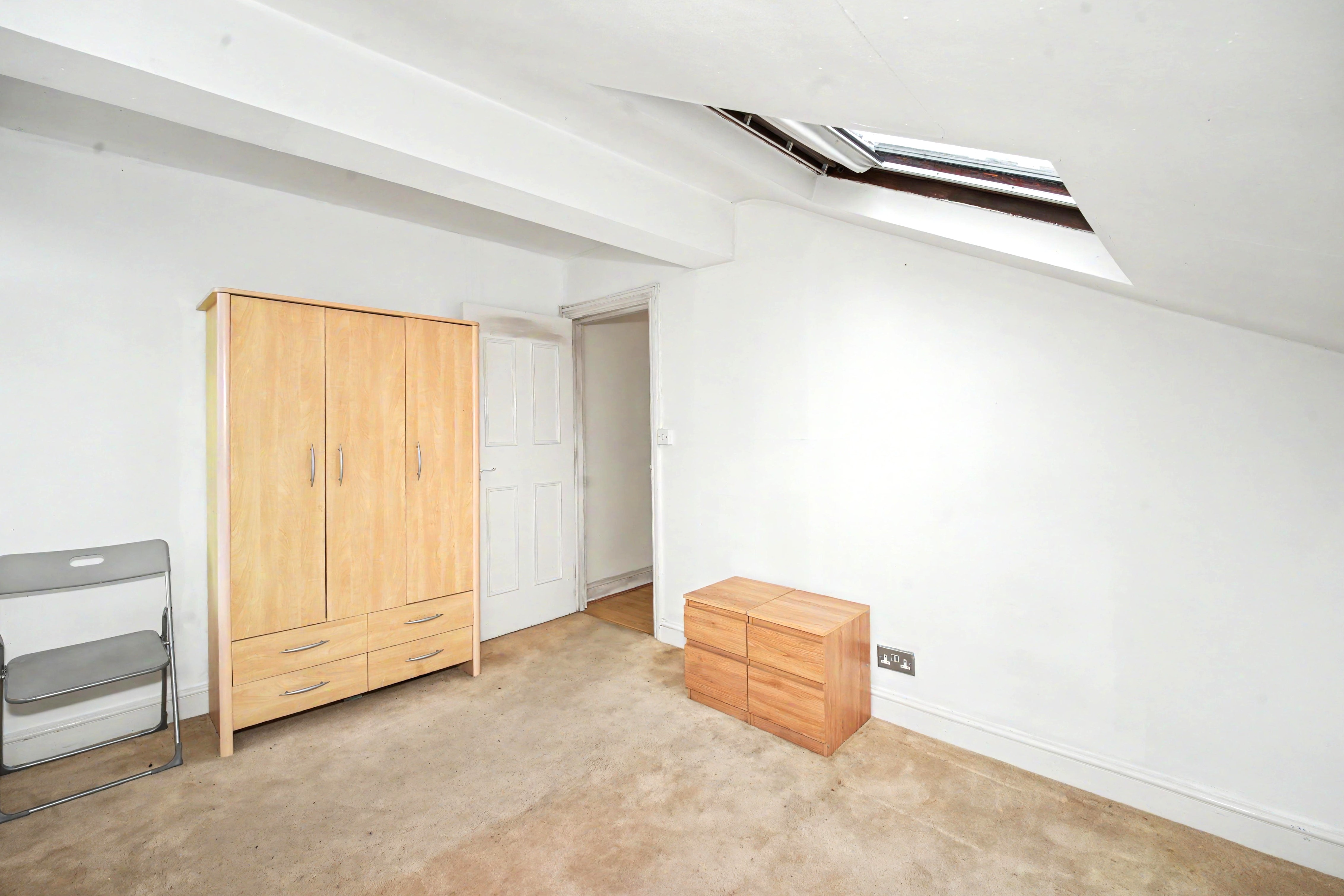 Image 6 of 9
