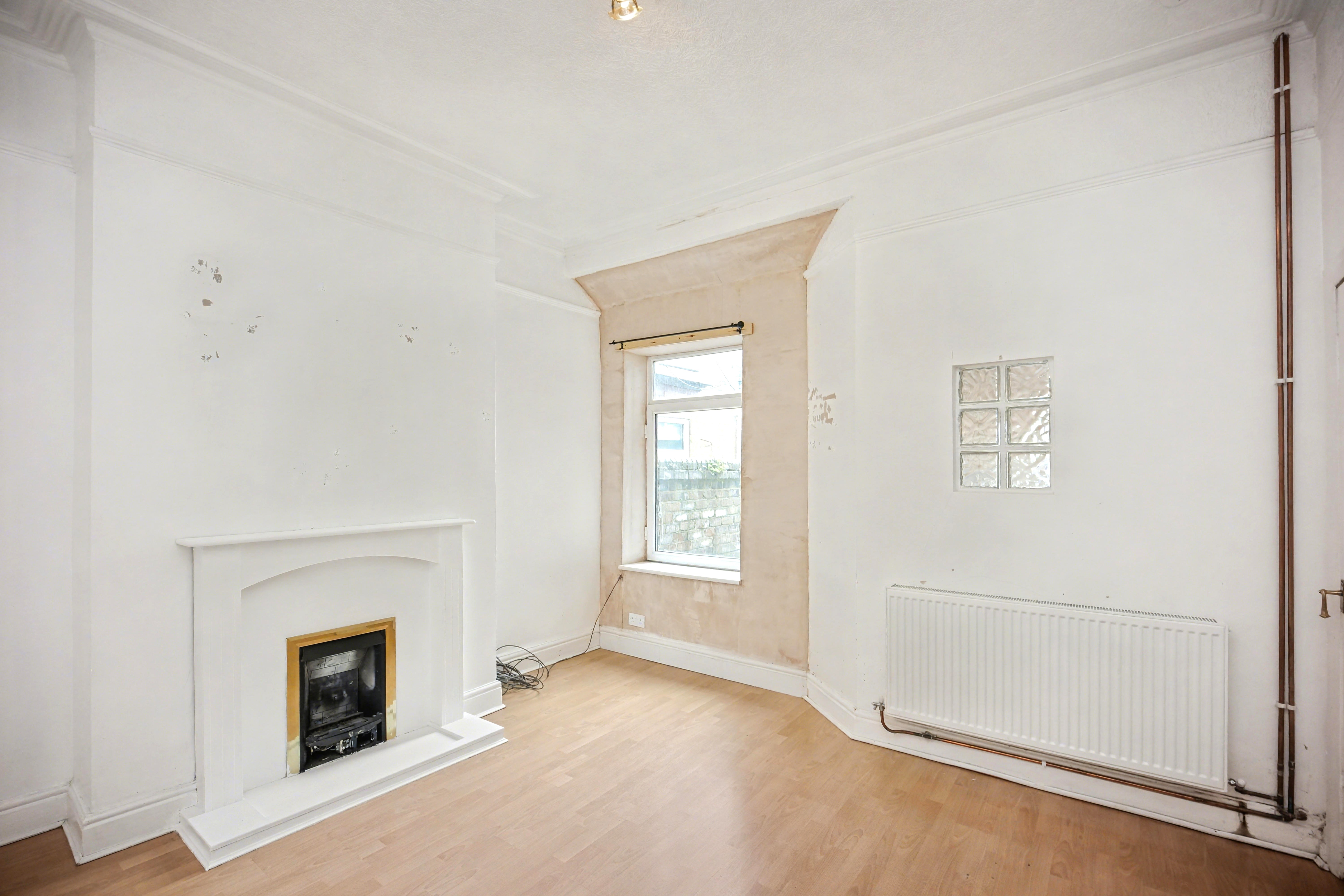 Image 4 of 17