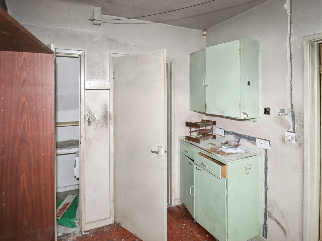 Image 7 of 15