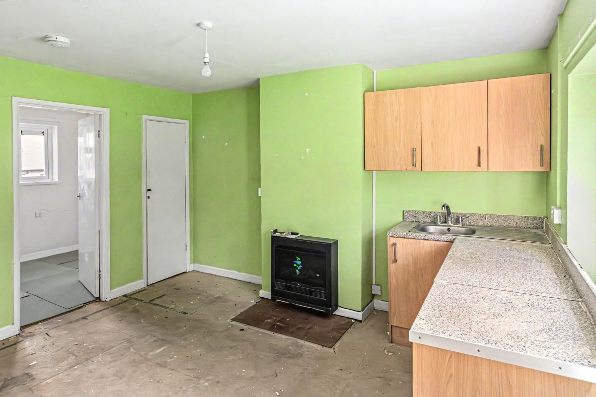 Image 4 of 14