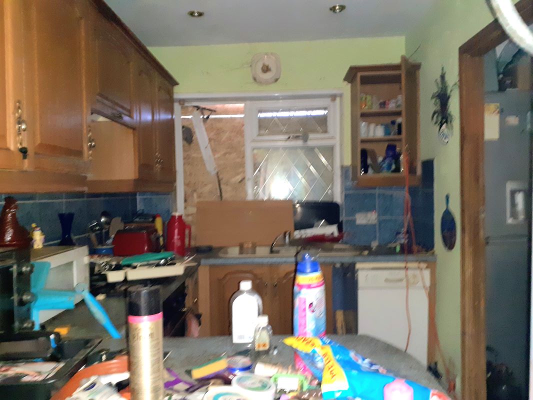 Image 4 of 7