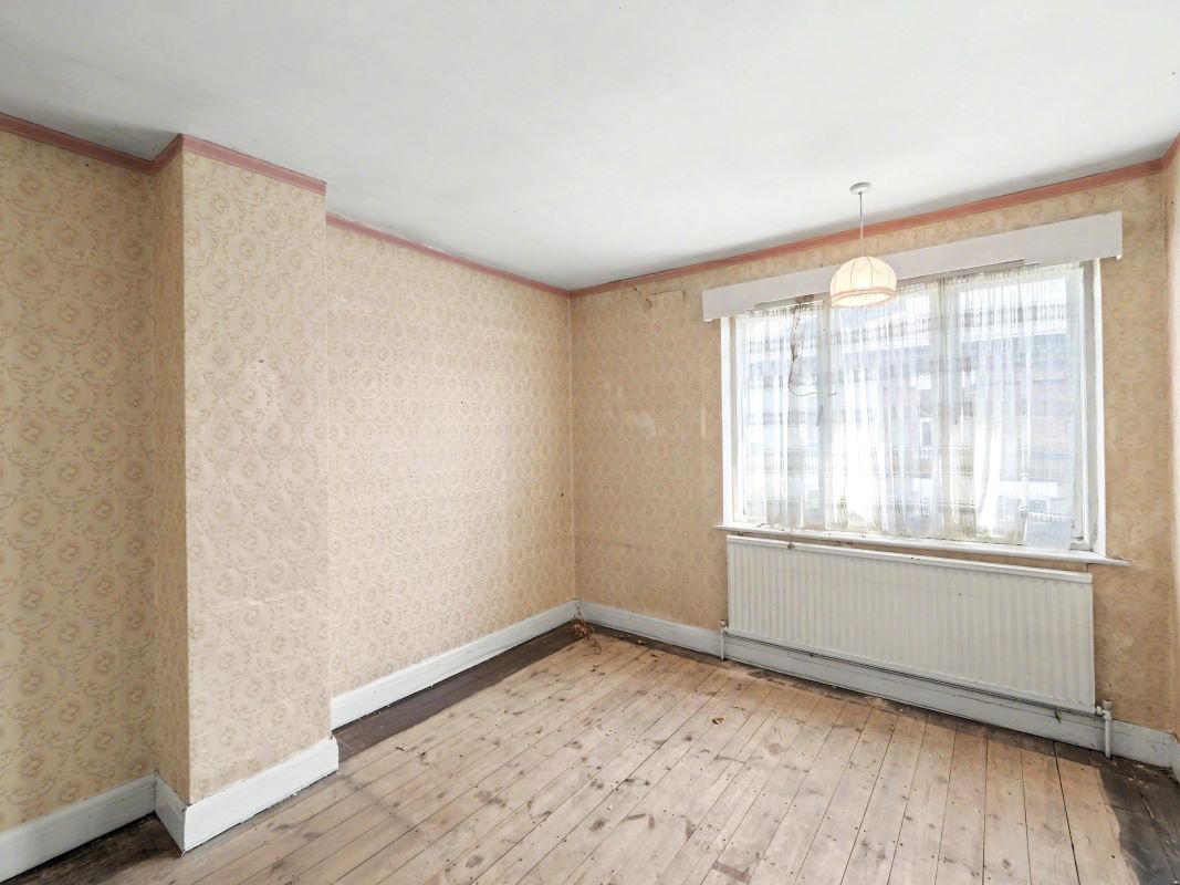 Image 7 of 16