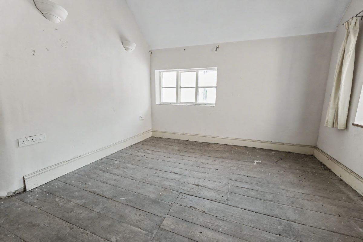 Image 9 of 19