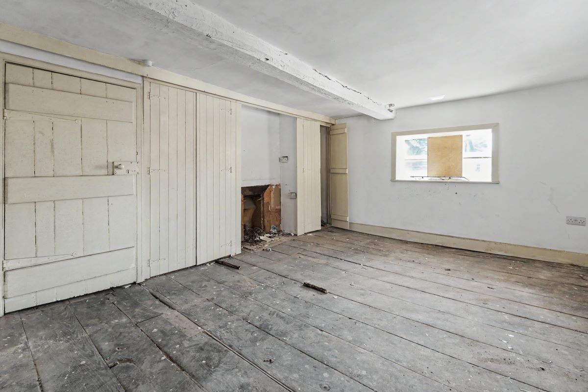 Image 11 of 19
