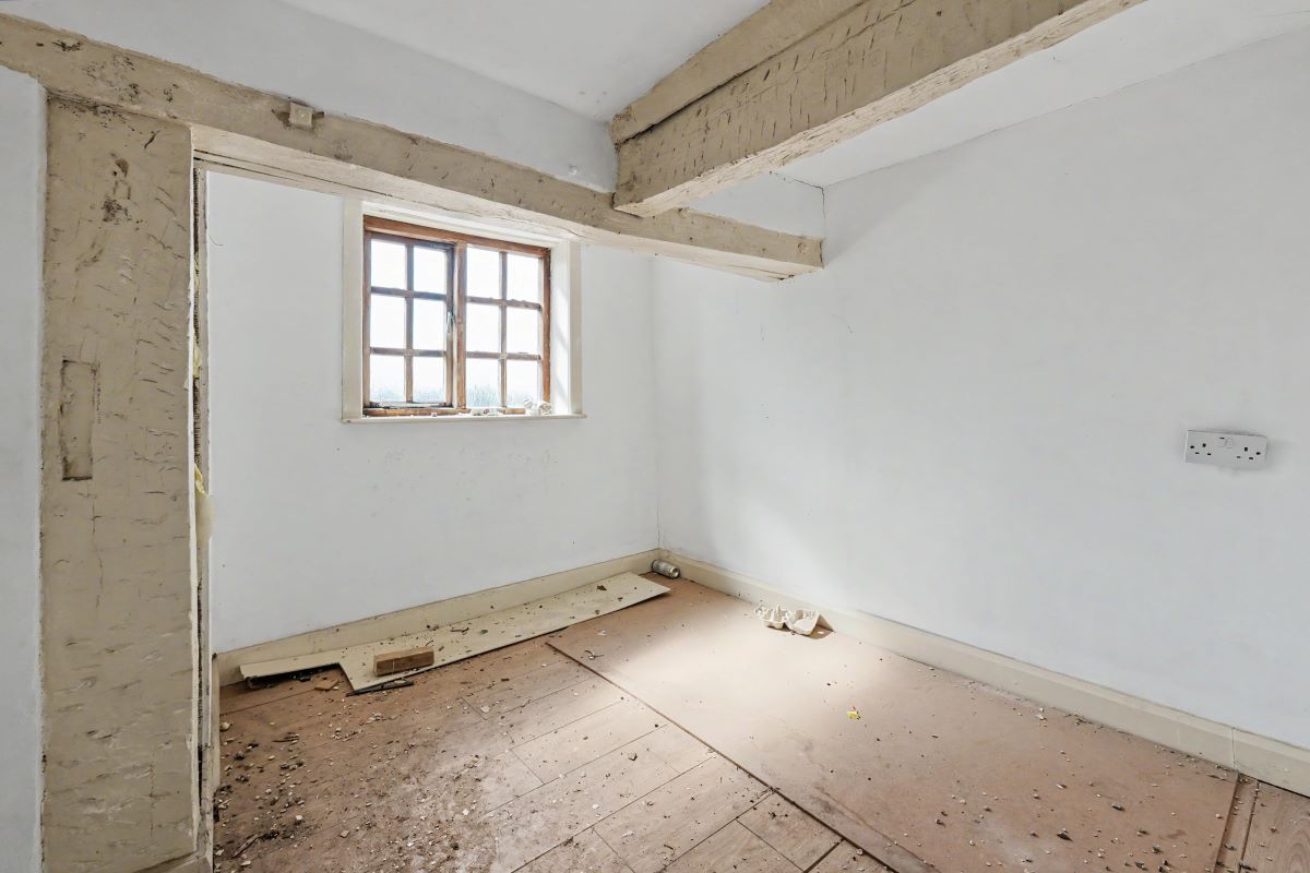 Image 15 of 19