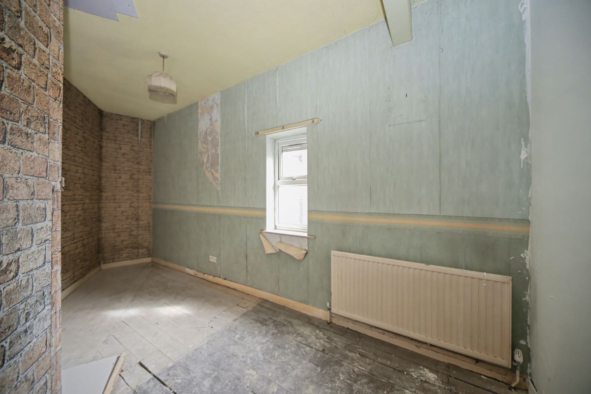 Image 11 of 18