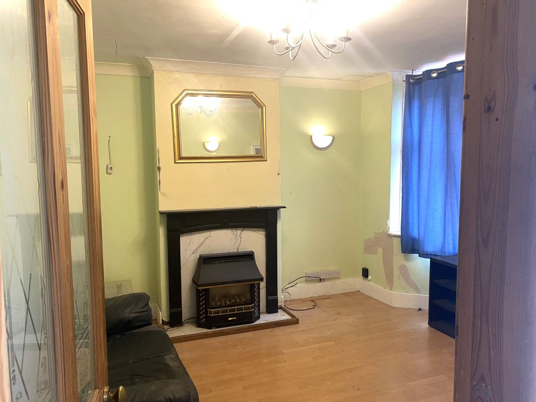 Image 2 of 10