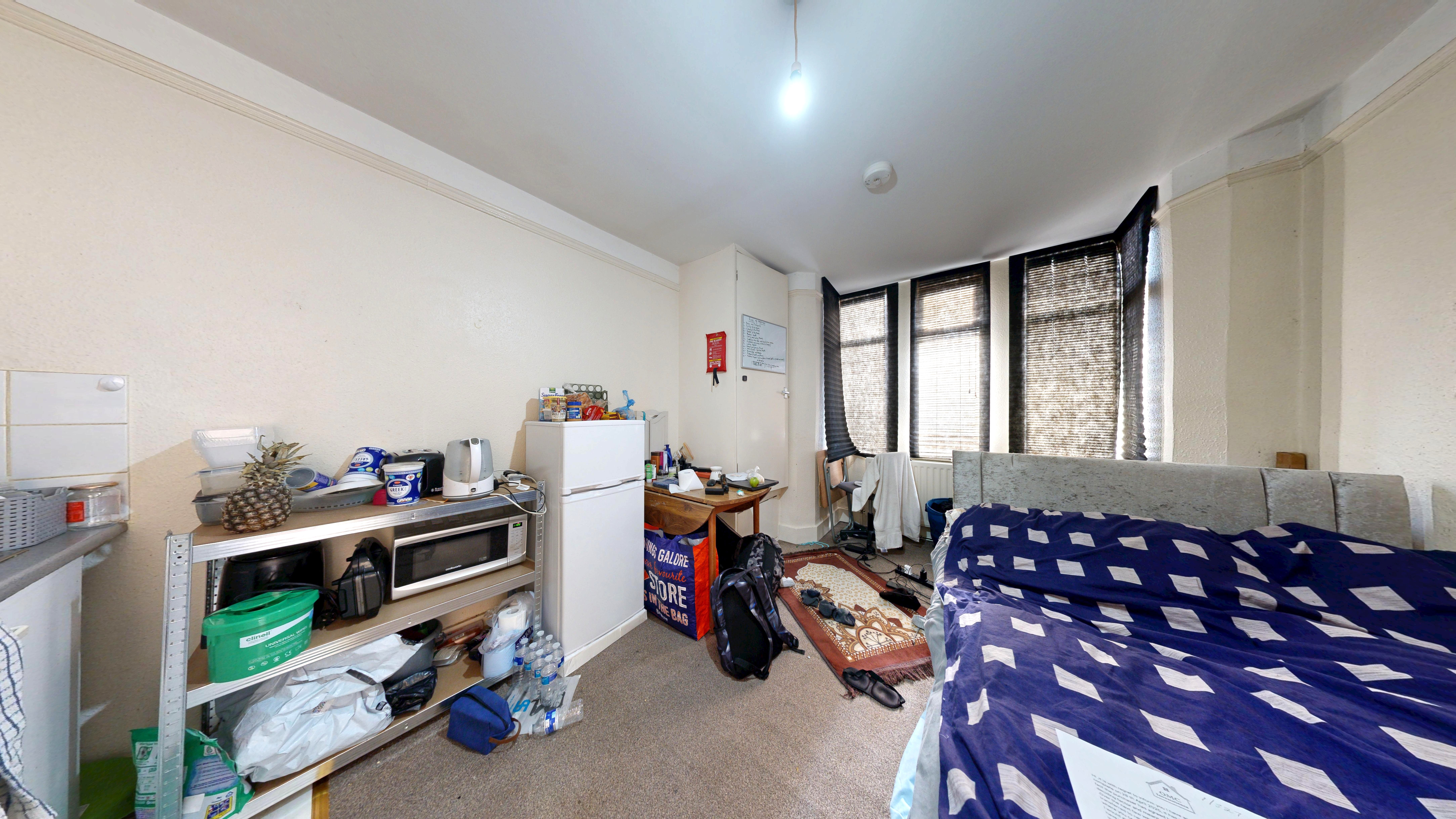 Image 2 of 31