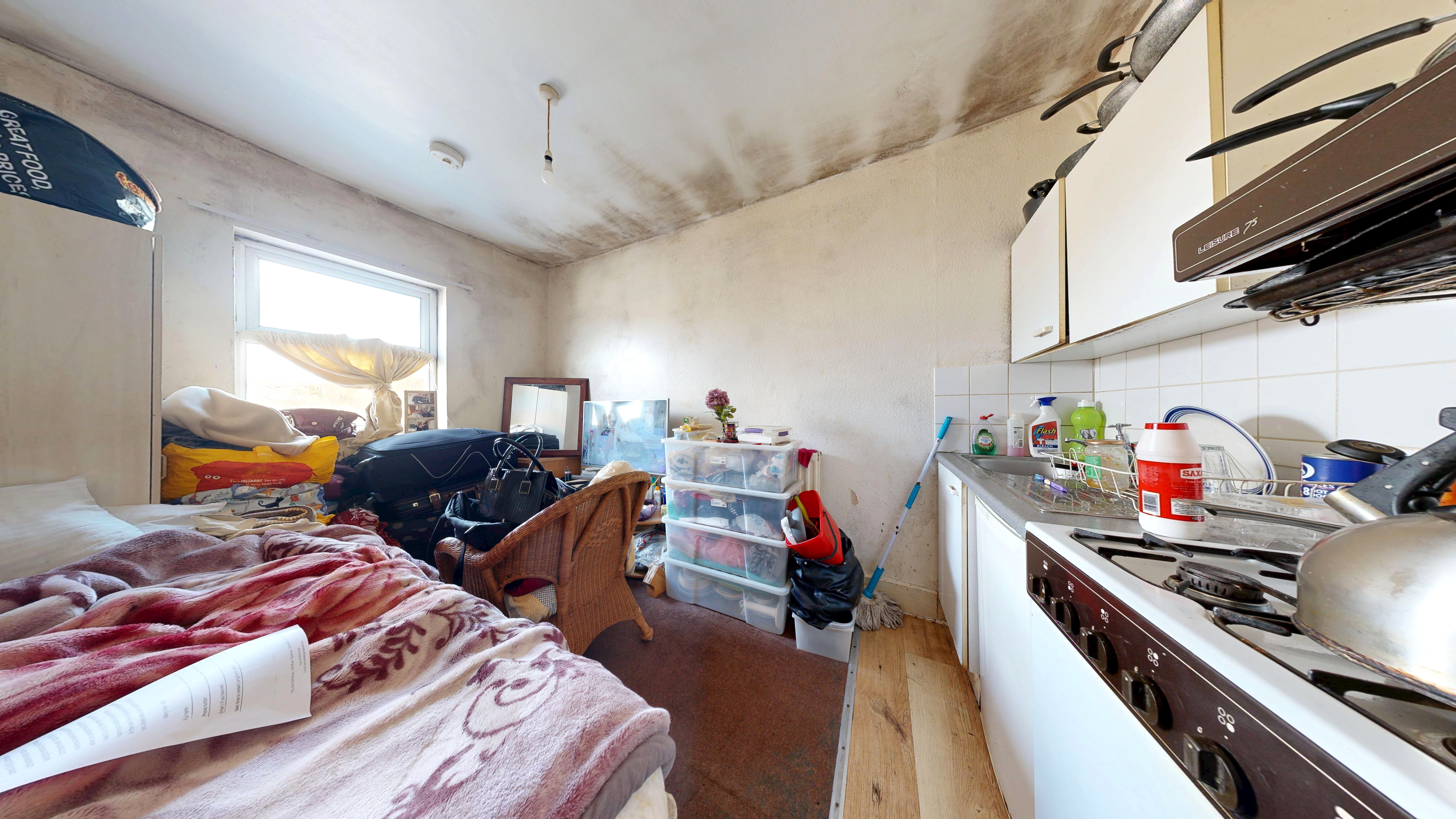 Image 10 of 31