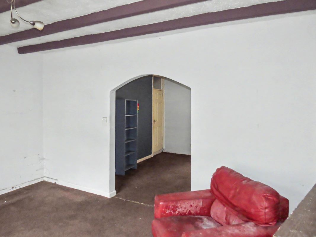 Image 4 of 19