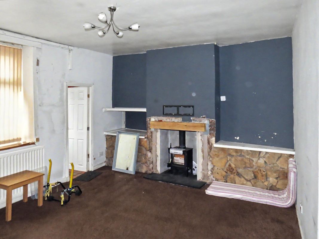 Image 5 of 19