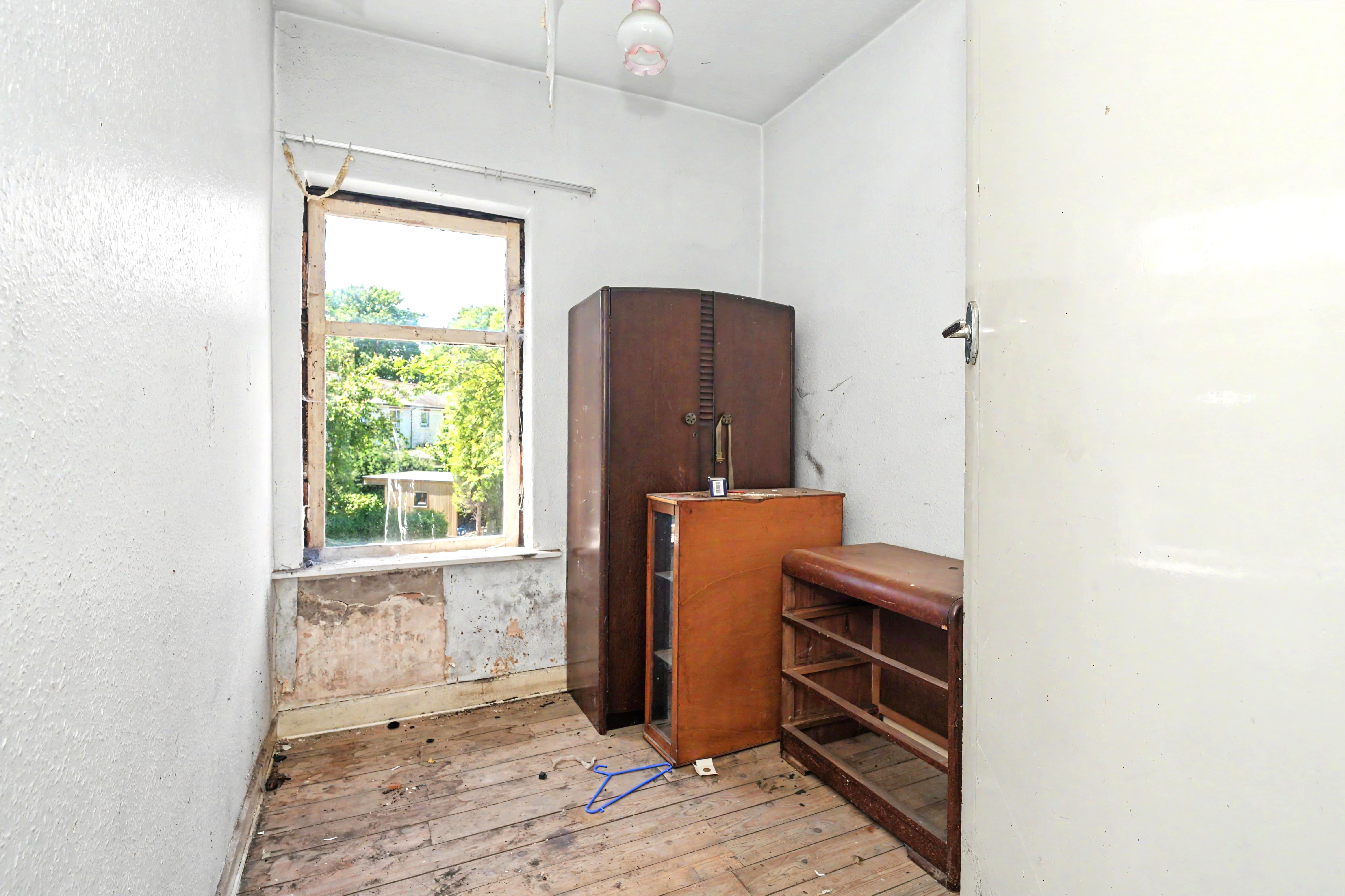 Image 11 of 15