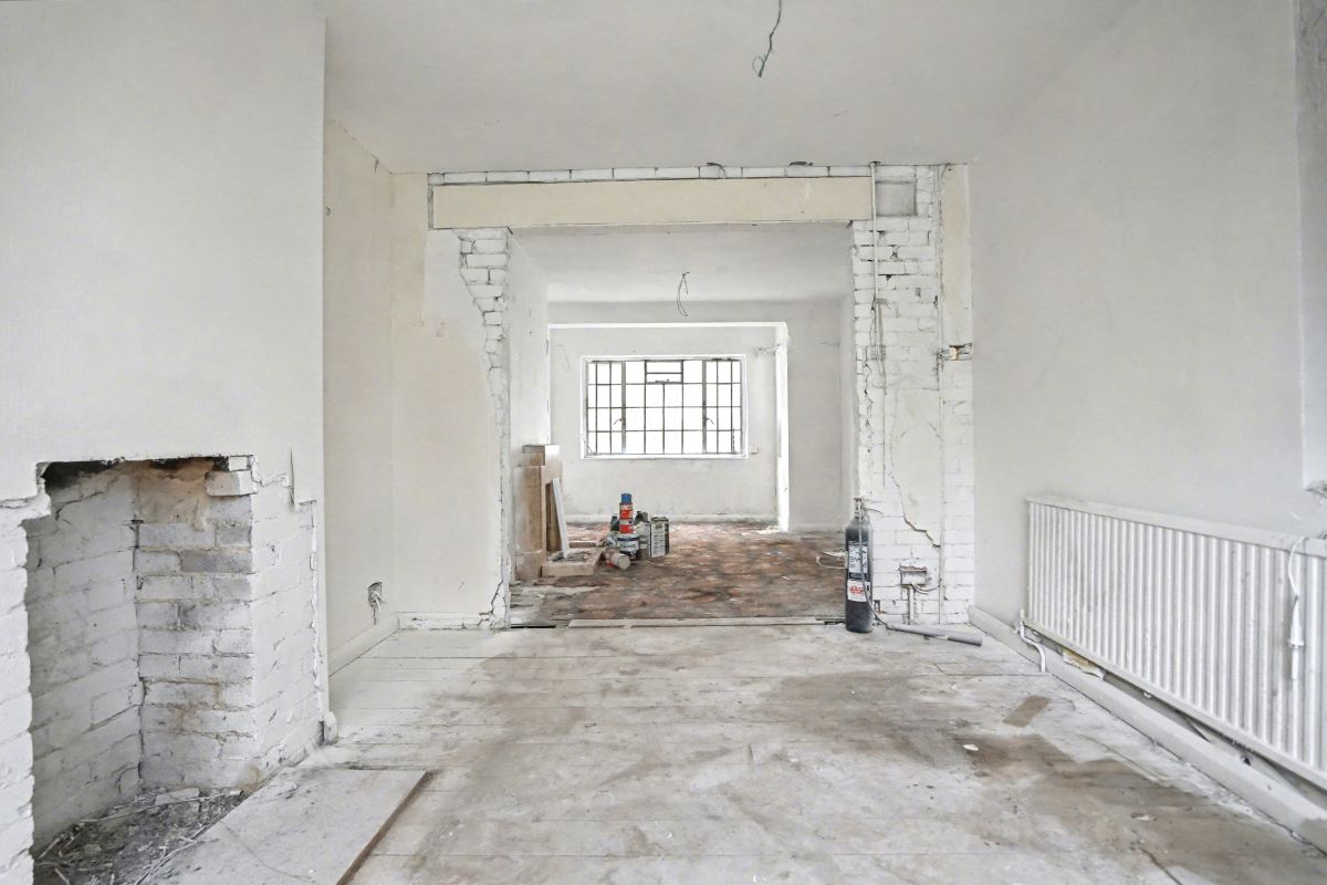 Image 4 of 21
