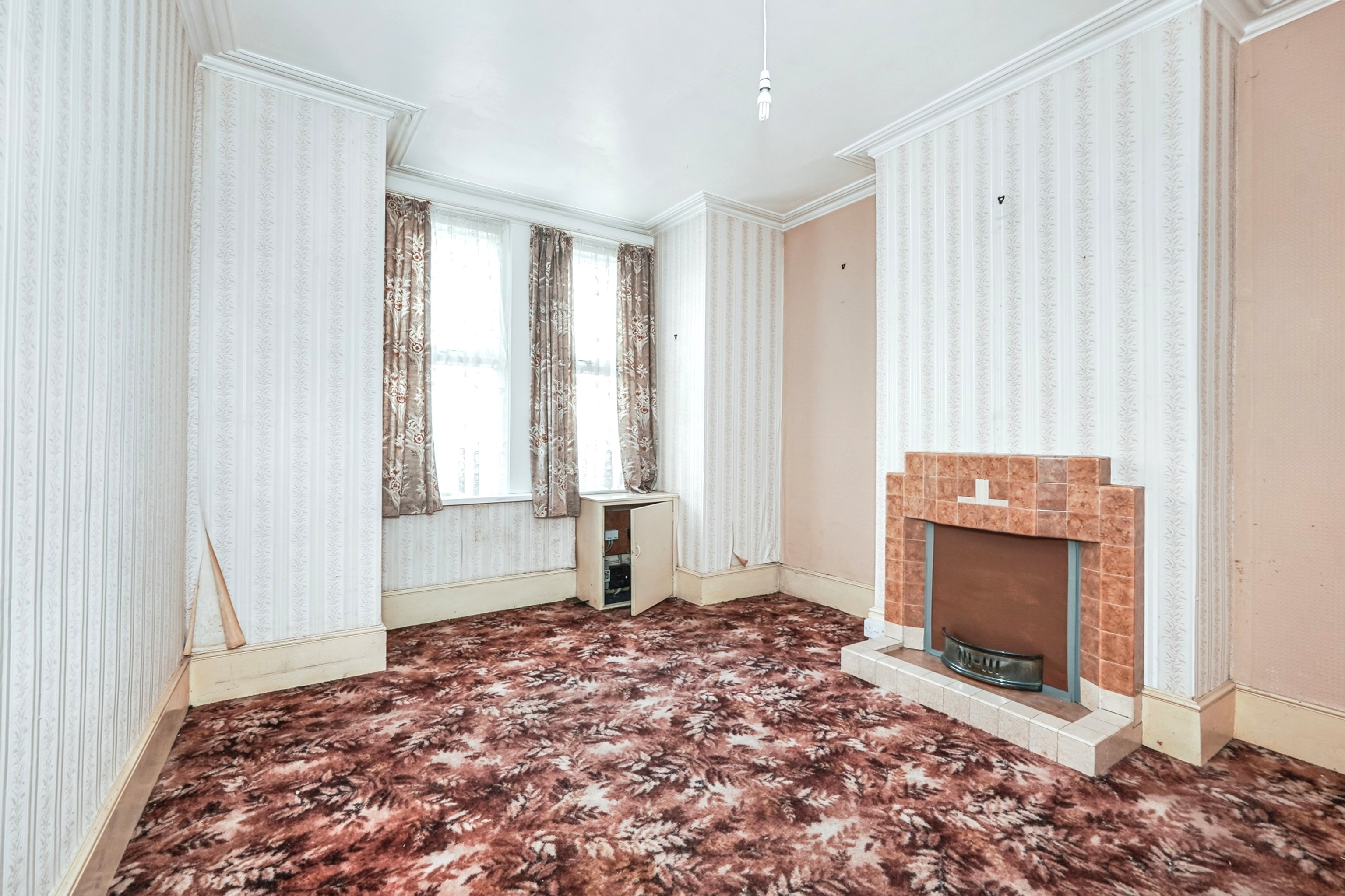 Image 2 of 18
