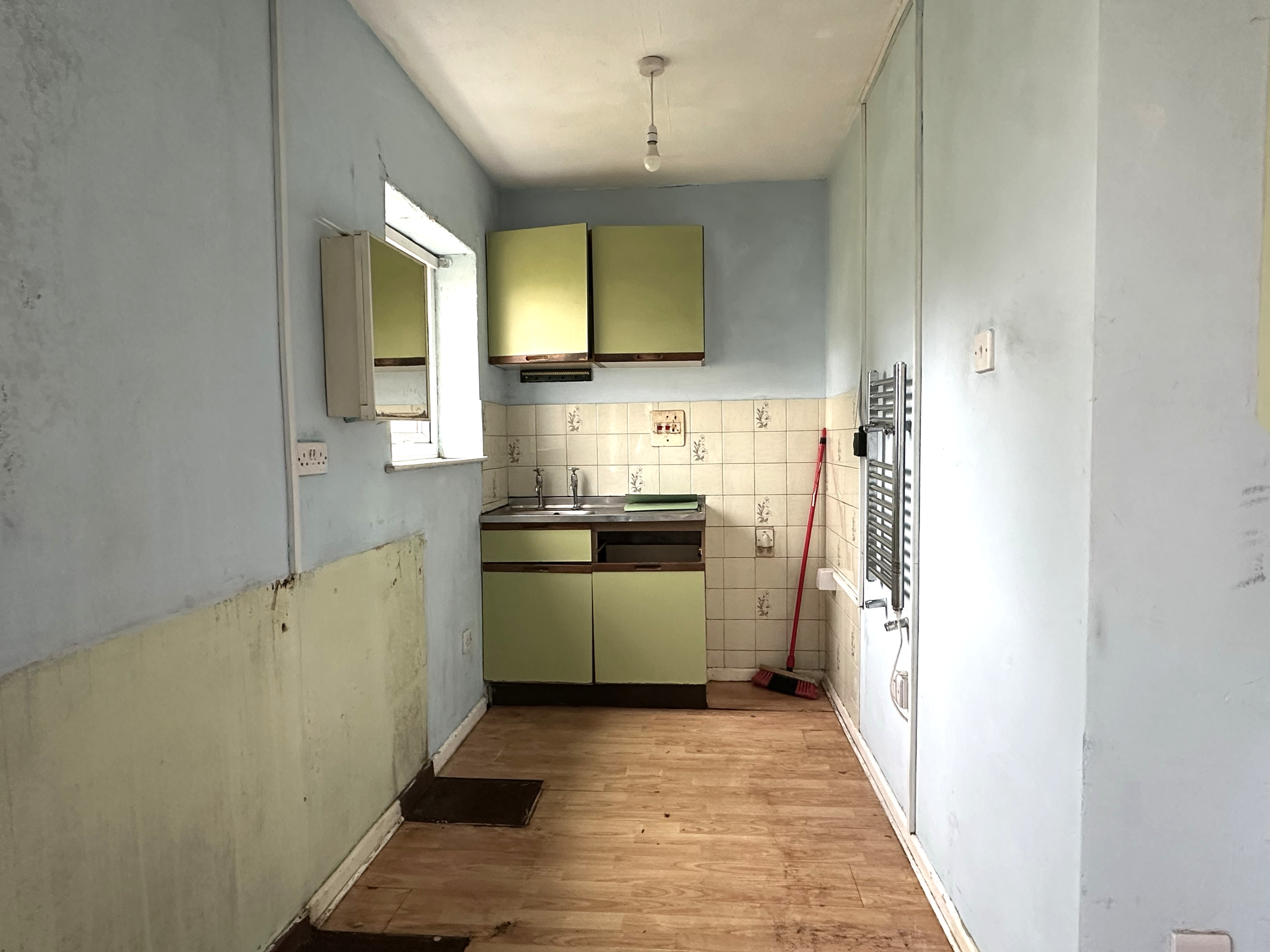 Image 4 of 10