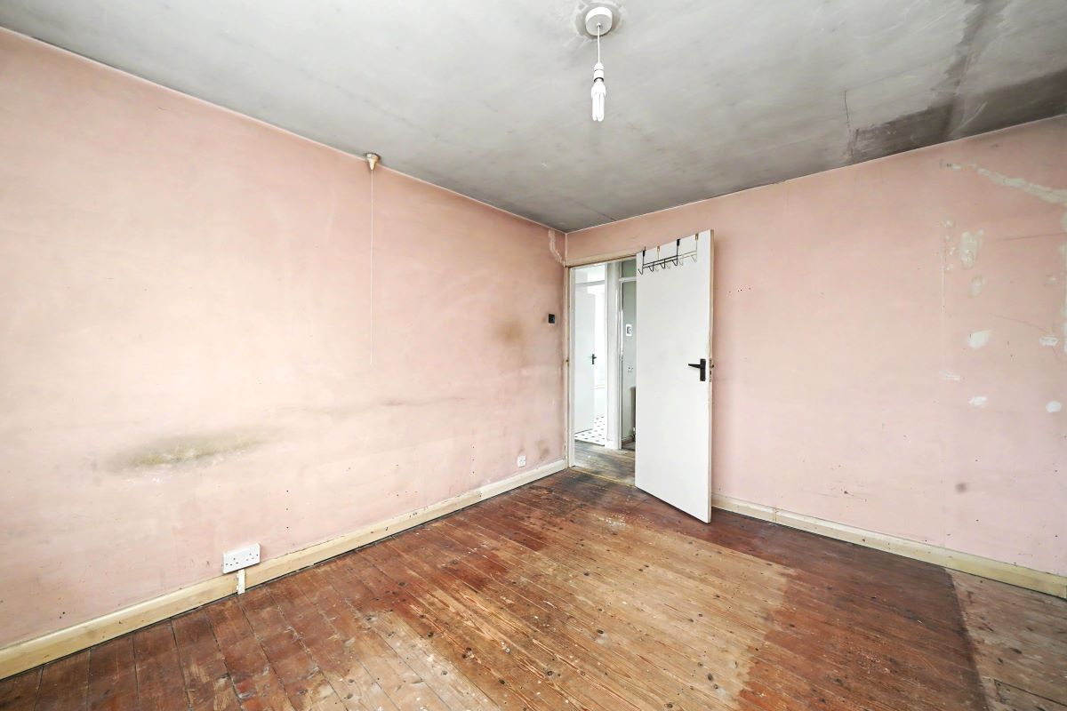 Image 7 of 23