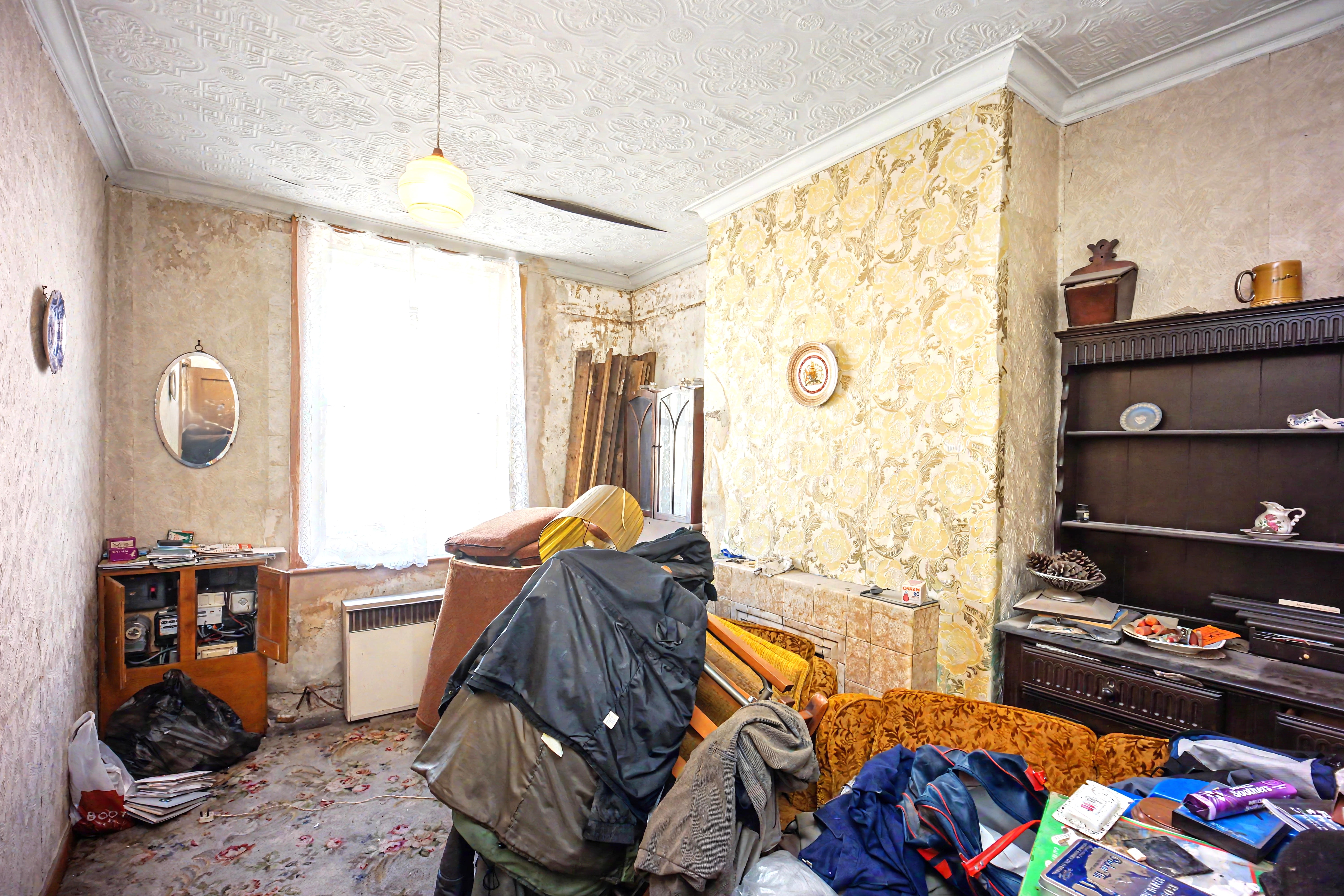 Image 2 of 18
