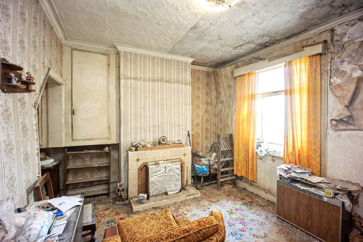 Image 4 of 18