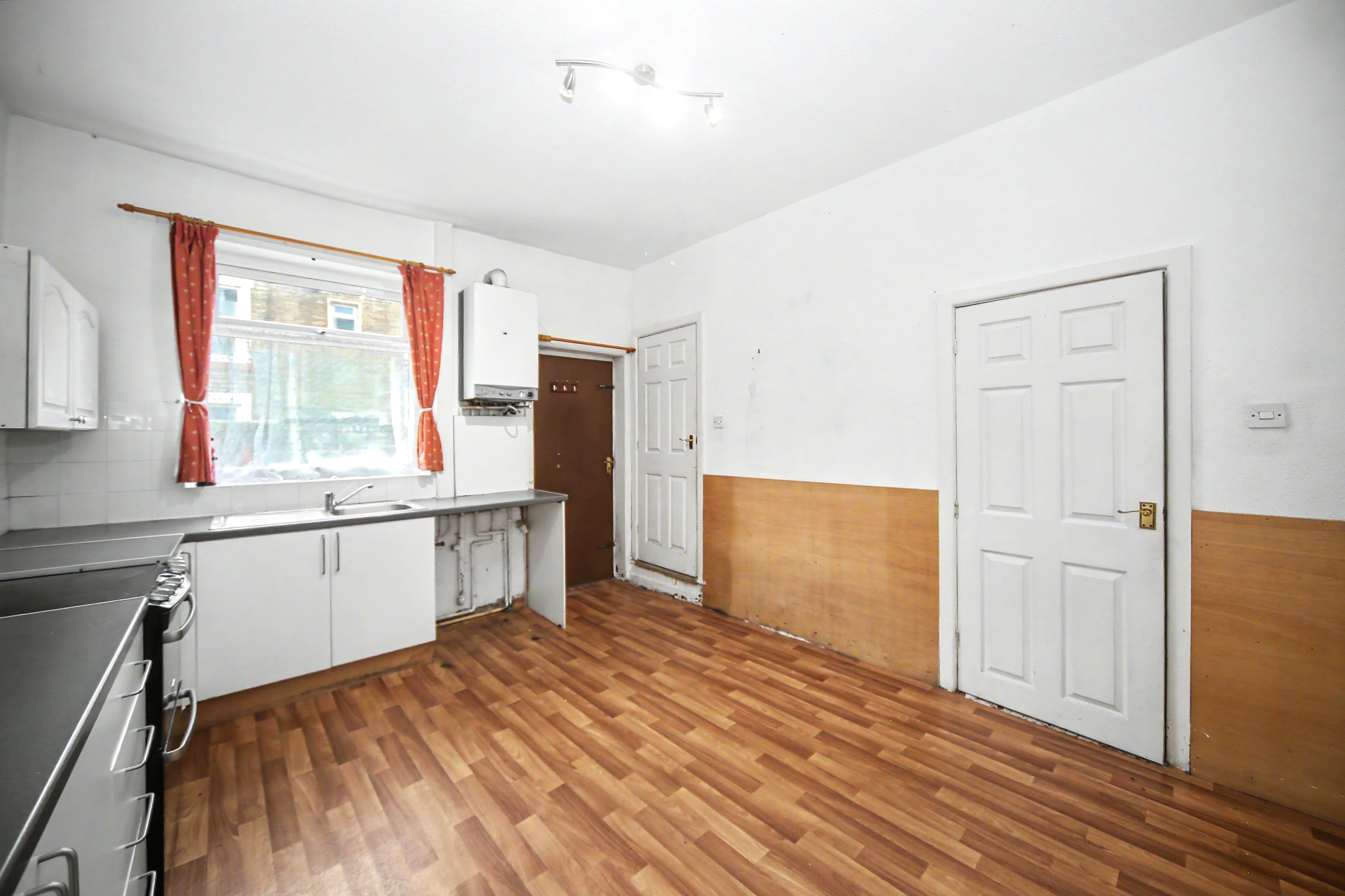 Image 7 of 16