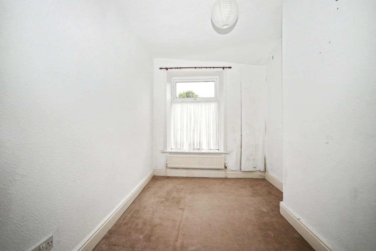 Image 11 of 16