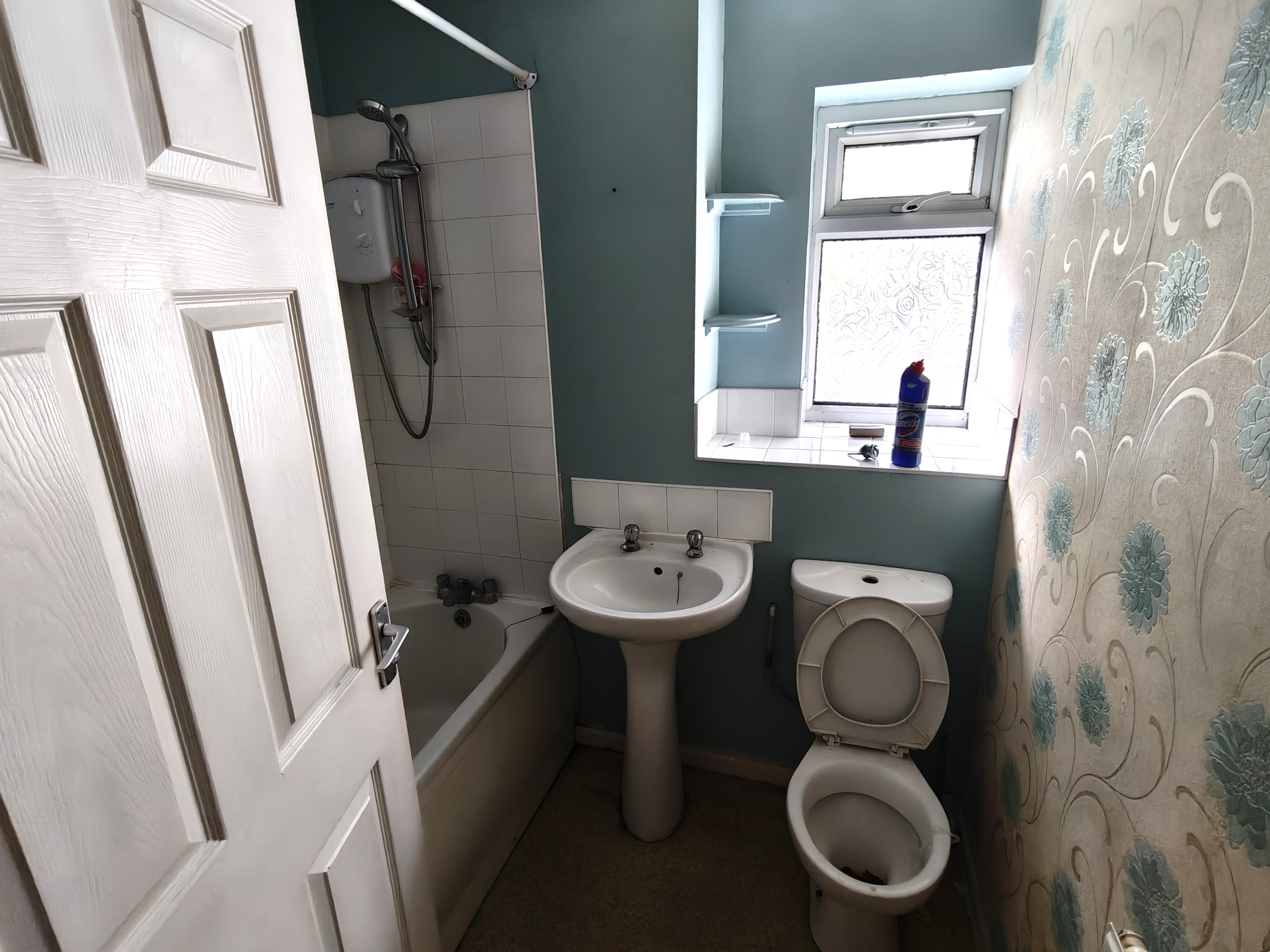 Image 7 of 9